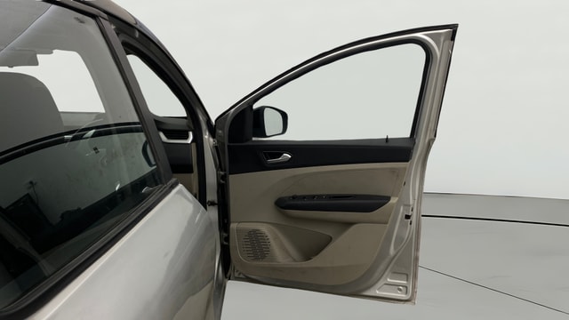 View Renault Triber Image 47 Used Renault Triber Image 47