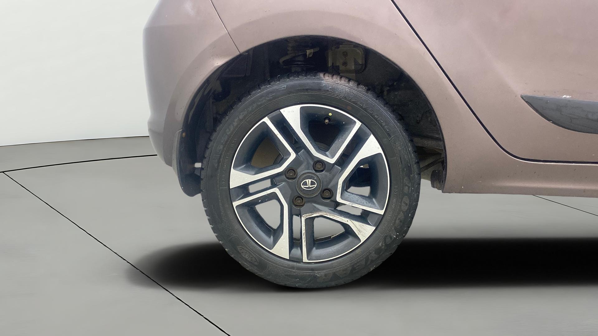 View 2020 Tata Tiago Revotorq XB Image 24 Used 2020 Tata Tiago Revotorq XB Image 24