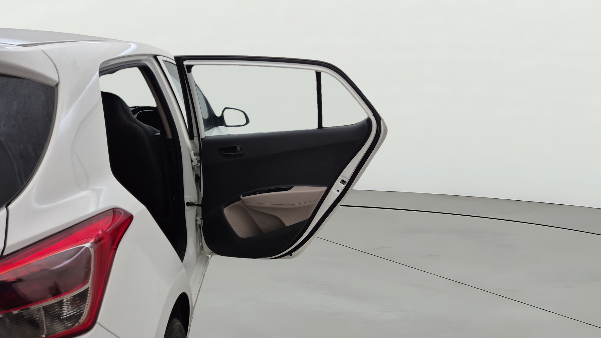 View 2018 Hyundai Grand i10 Magna 1.2 Kappa VTVT Image 7 Used 2018 Hyundai Grand i10 Magna 1.2 Kappa VTVT Image 7