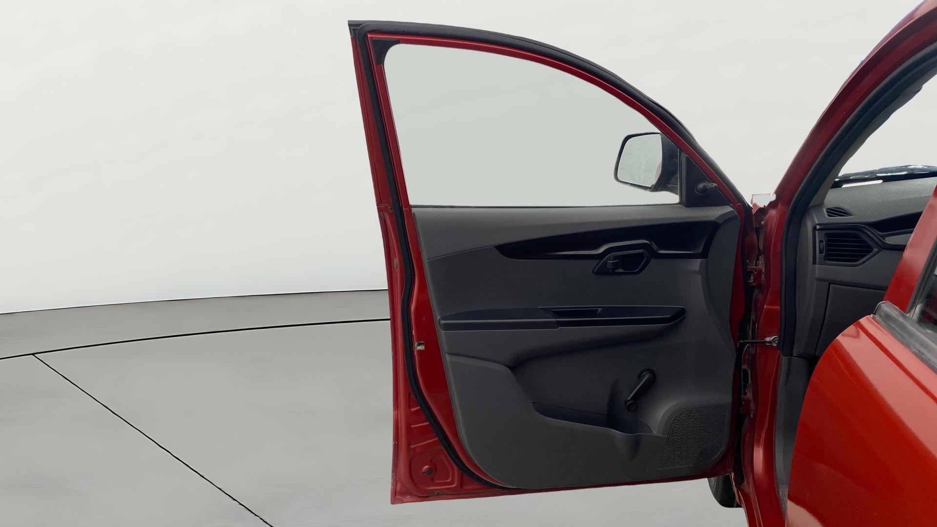 View 2018 Mahindra KUV100 K2 Petrol BS IV Image 31 Used 2018 Mahindra KUV100 K2 Petrol BS IV Image 31