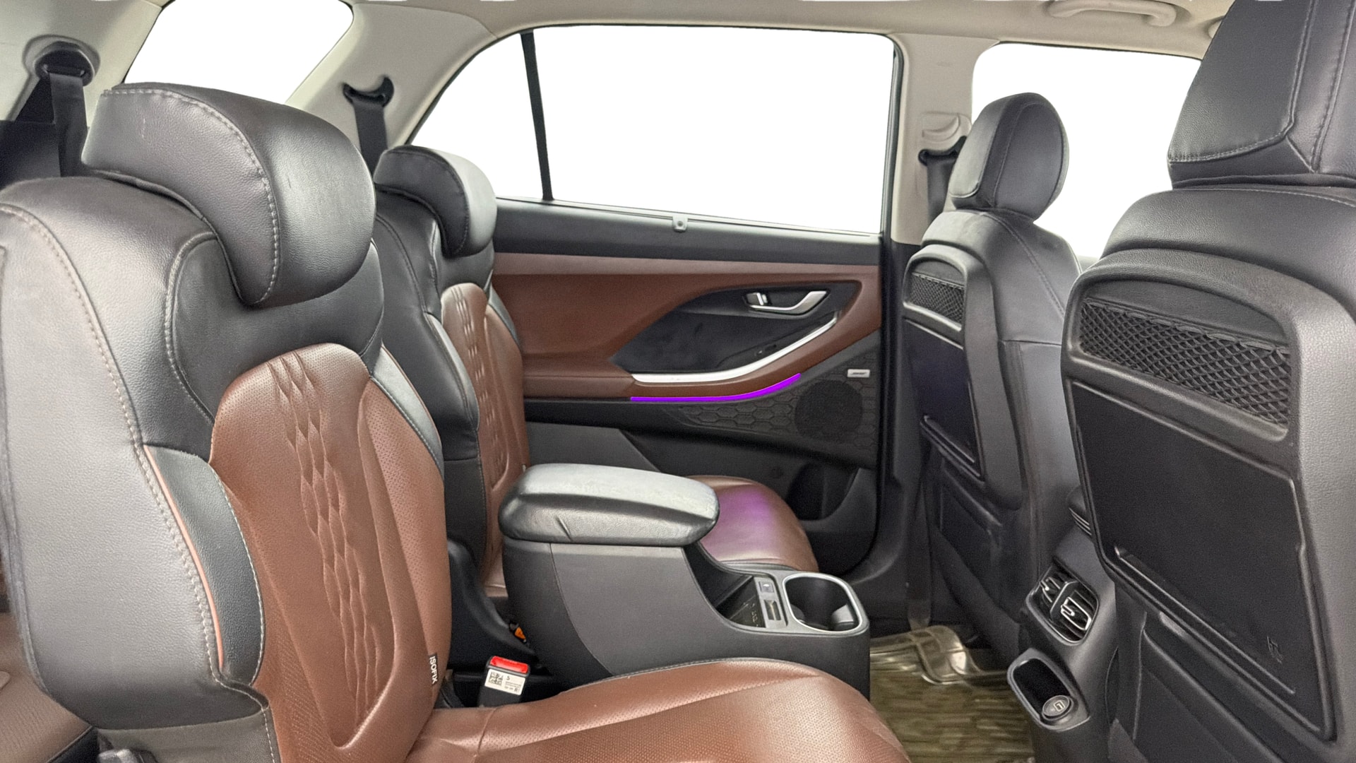 View 2021 Hyundai Alcazar Prestige 6 Seater MT Petrol Image 38 Used 2021 Hyundai Alcazar Prestige 6 Seater MT Petrol Image 38