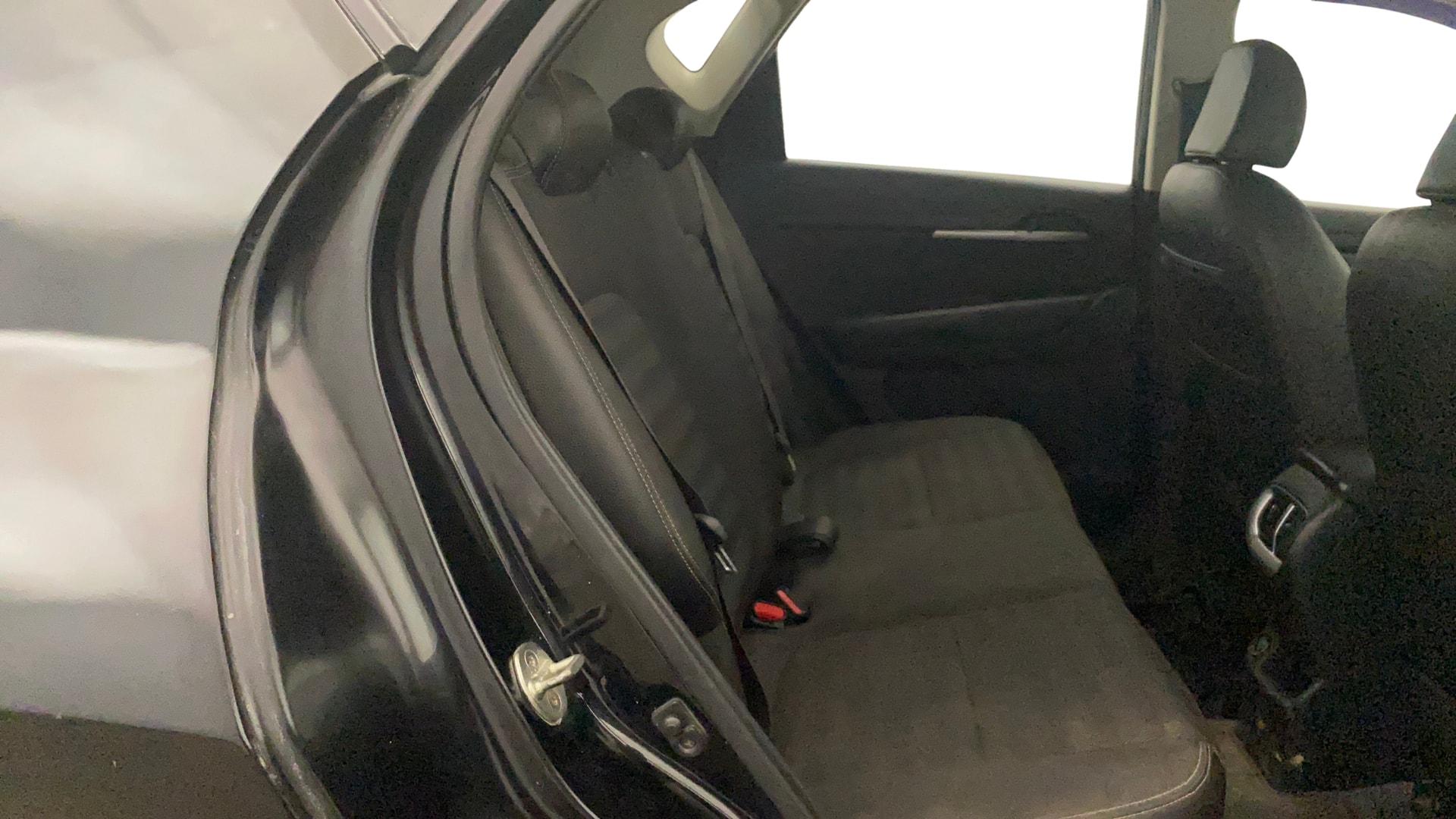 View 2020 Kia Sonet HTK Plus iMT Petrol Image 10 Used 2020 Kia Sonet HTK Plus iMT Petrol Image 10