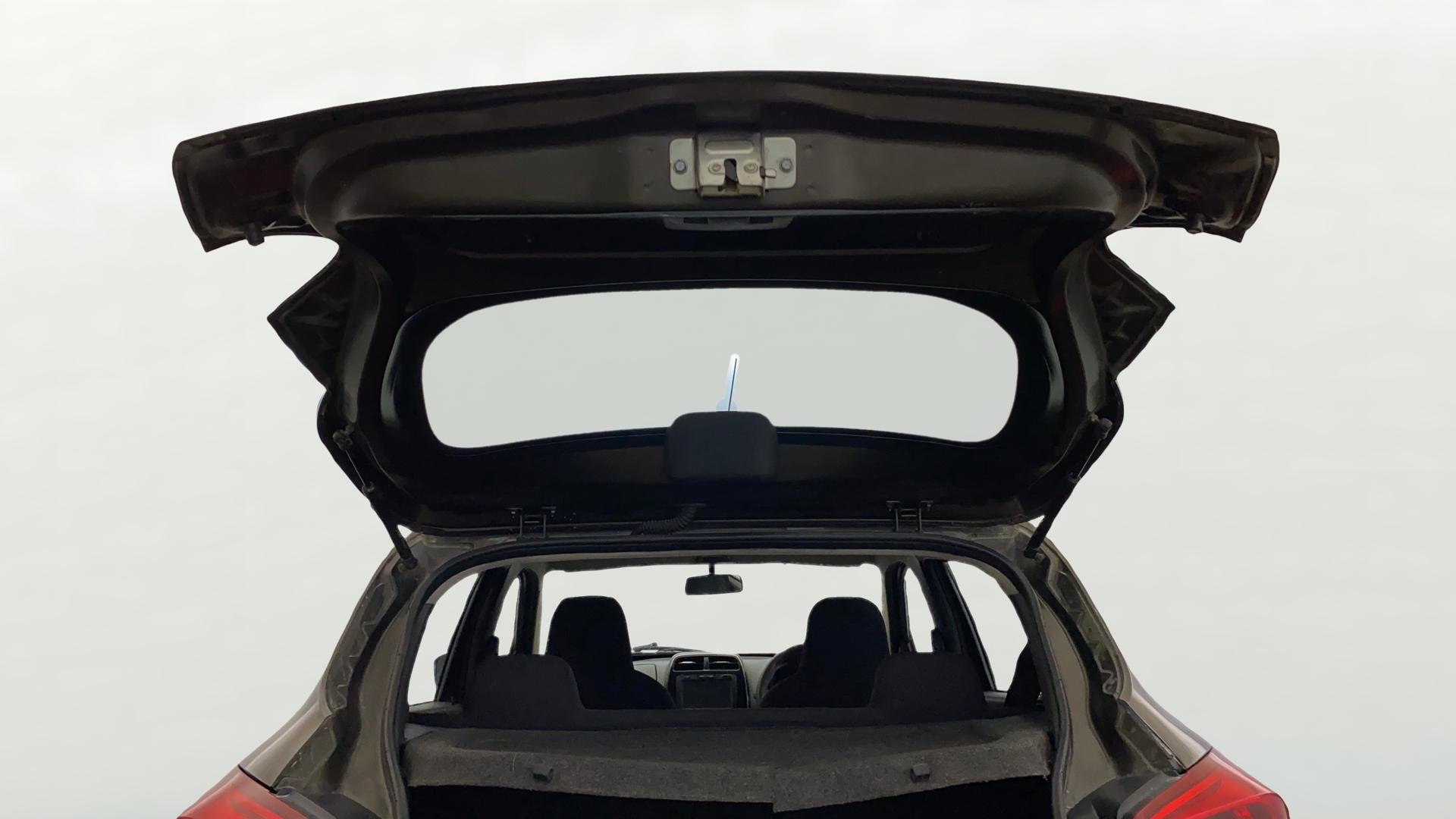 View 2016 Renault Kwid RXT 1.0 Image 29 Used 2016 Renault Kwid RXT 1.0 Image 29