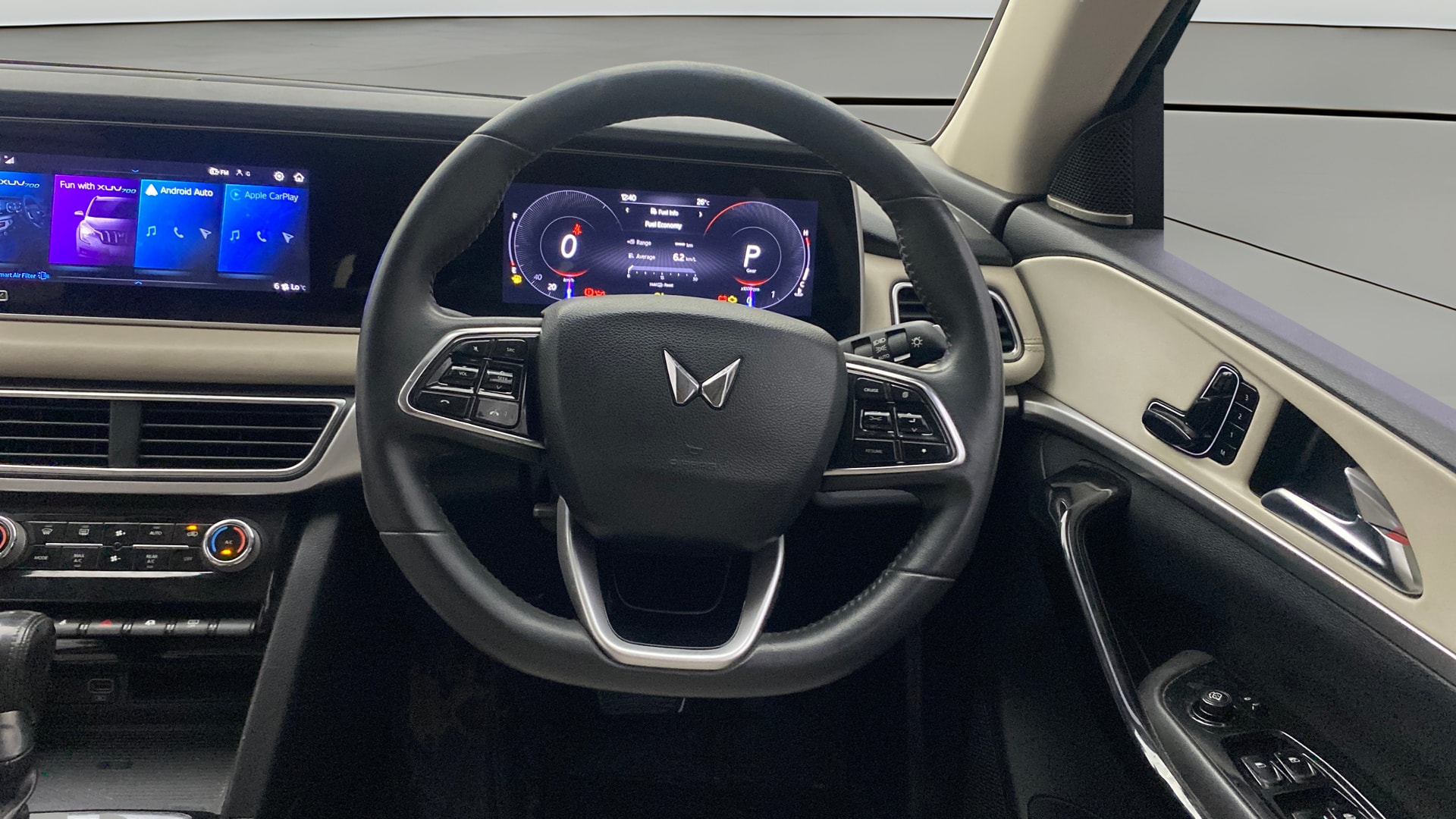 Used 2022 Mahindra XUV700 Used 2022 Mahindra XUV700