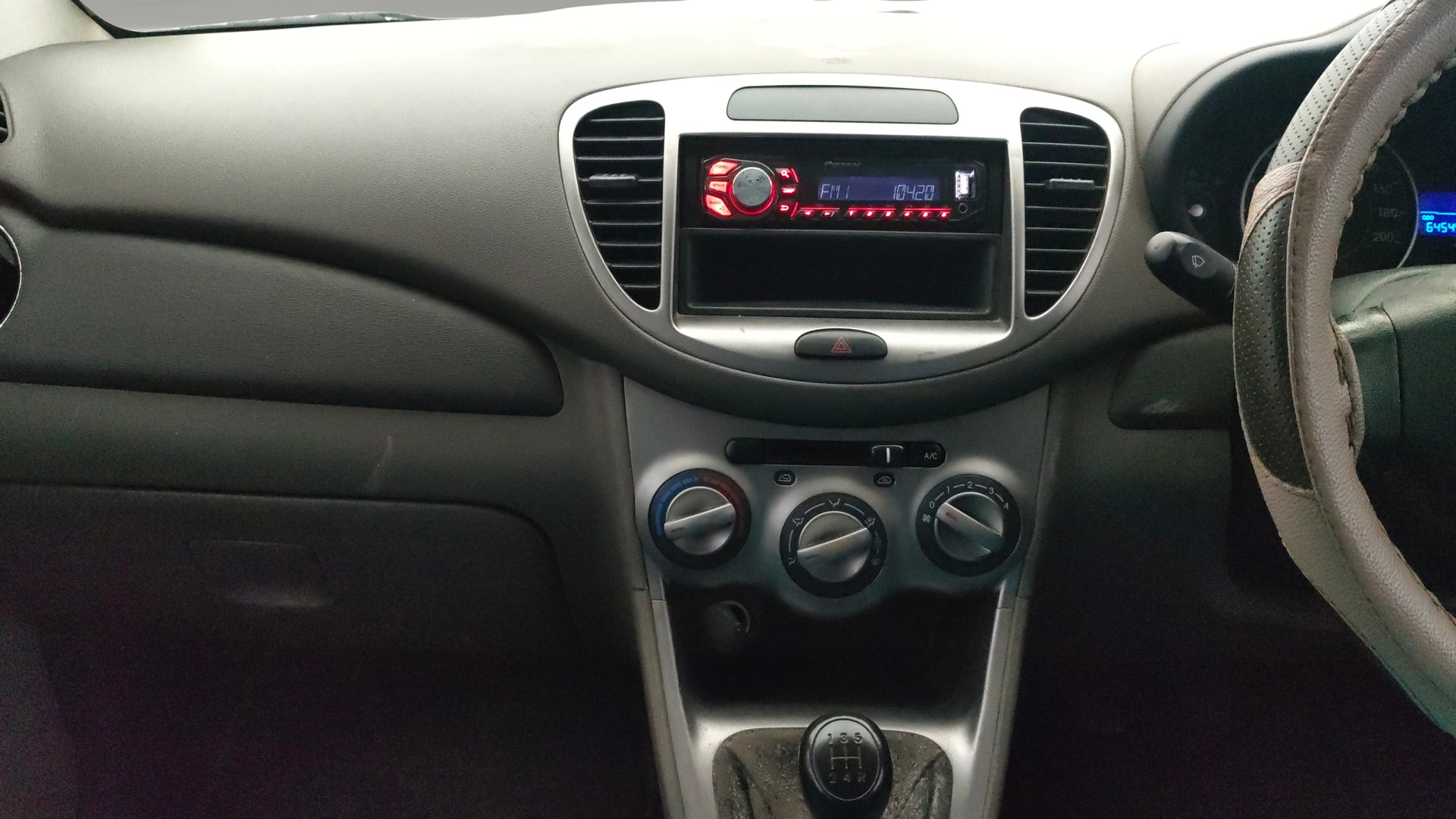 View 2013 Hyundai i10 1.1 Magna Image 17 Used 2013 Hyundai i10 1.1 Magna Image 17