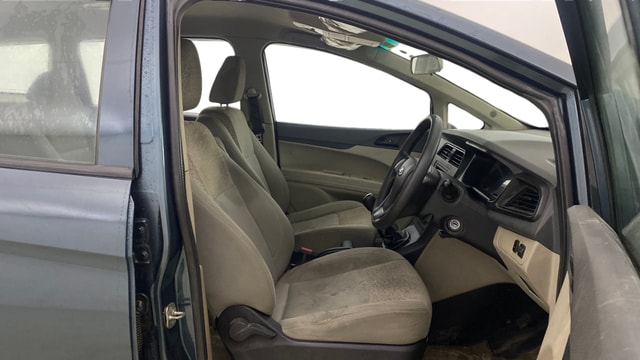 View Mahindra Marazzo Image 26 Used Mahindra Marazzo Image 26