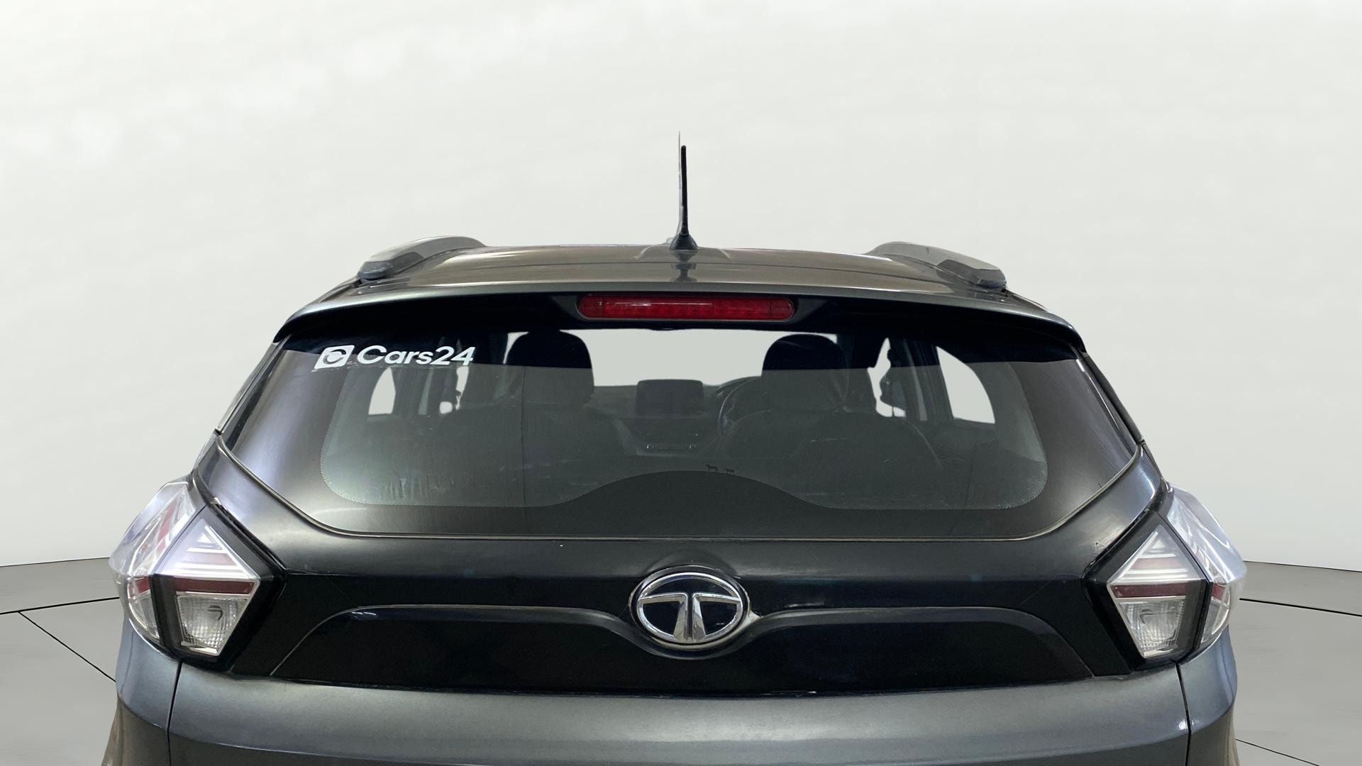 View 2022 Tata Nexon Revotron XE Image 3 Used 2022 Tata Nexon Revotron XE Image 3