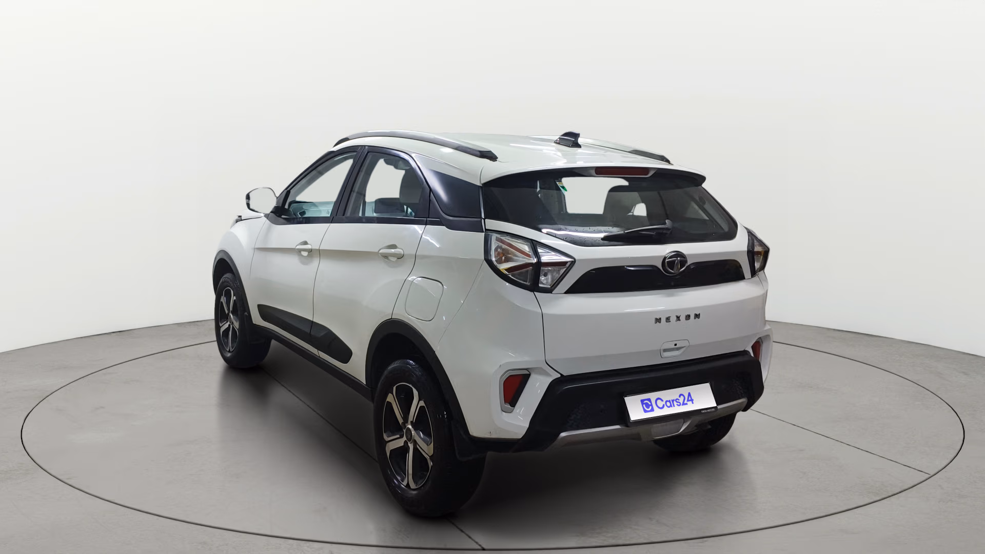 View 2022 Tata Nexon Revotron XZ Plus Image 2 Used 2022 Tata Nexon Revotron XZ Plus Image 2