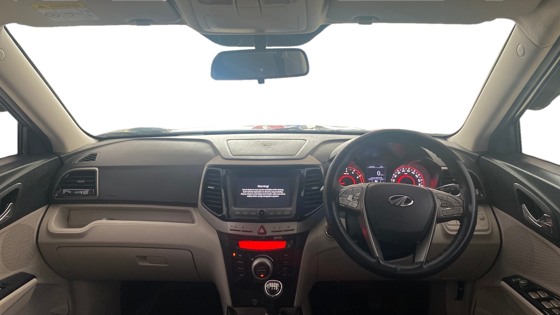 View 2021 Mahindra XUV300 W4 Petrol BS IV Image 15 Used 2021 Mahindra XUV300 W4 Petrol BS IV Image 15