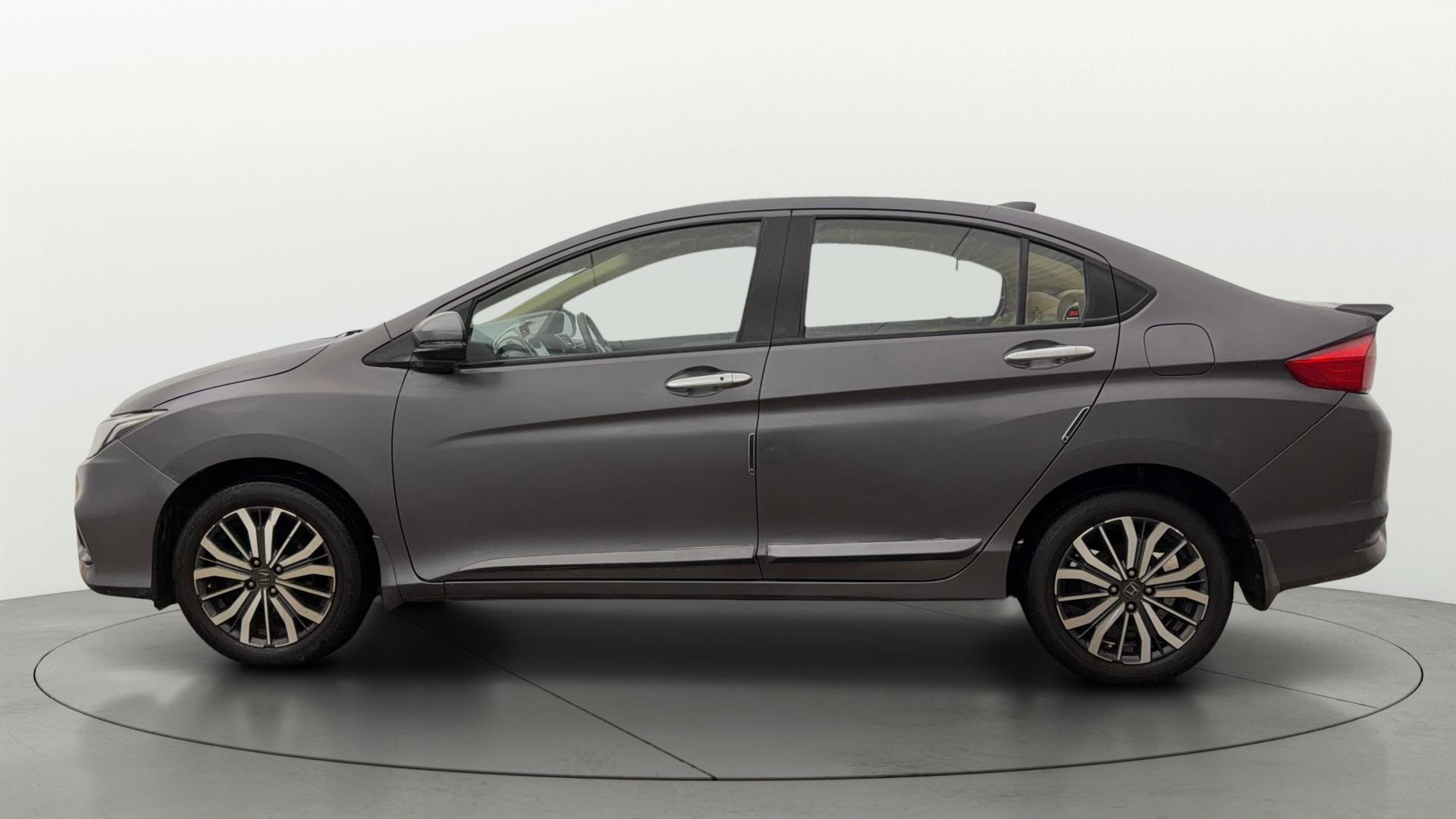 View 2017 Honda City ZX MT Diesel Anniversary Edition Image 26 Used 2017 Honda City ZX MT Diesel Anniversary Edition Image 26