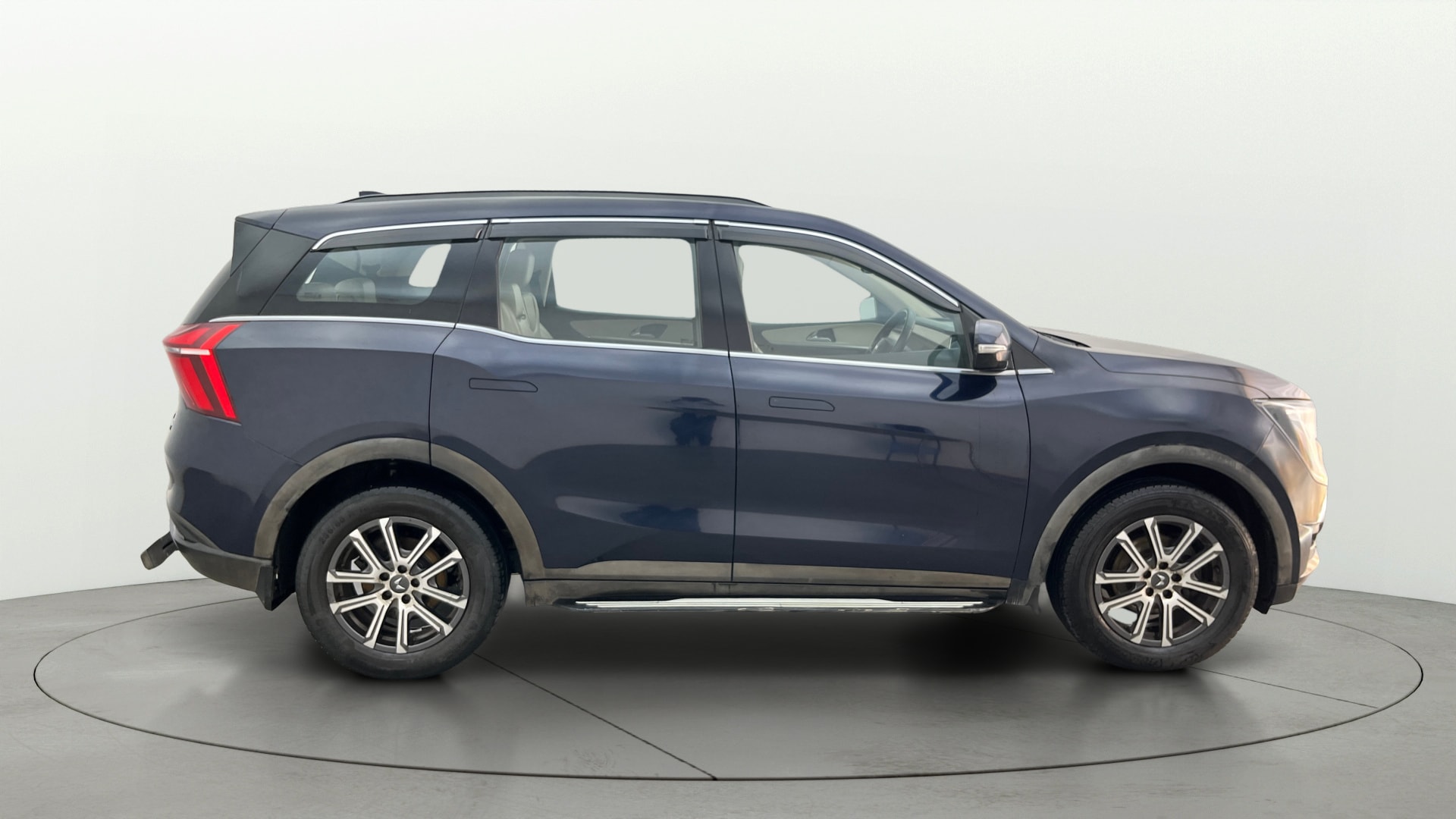 Used 2022 Mahindra XUV700 Used 2022 Mahindra XUV700