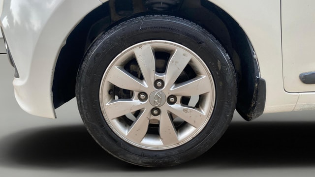 View Hyundai Xcent Image 28 Used Hyundai Xcent Image 28