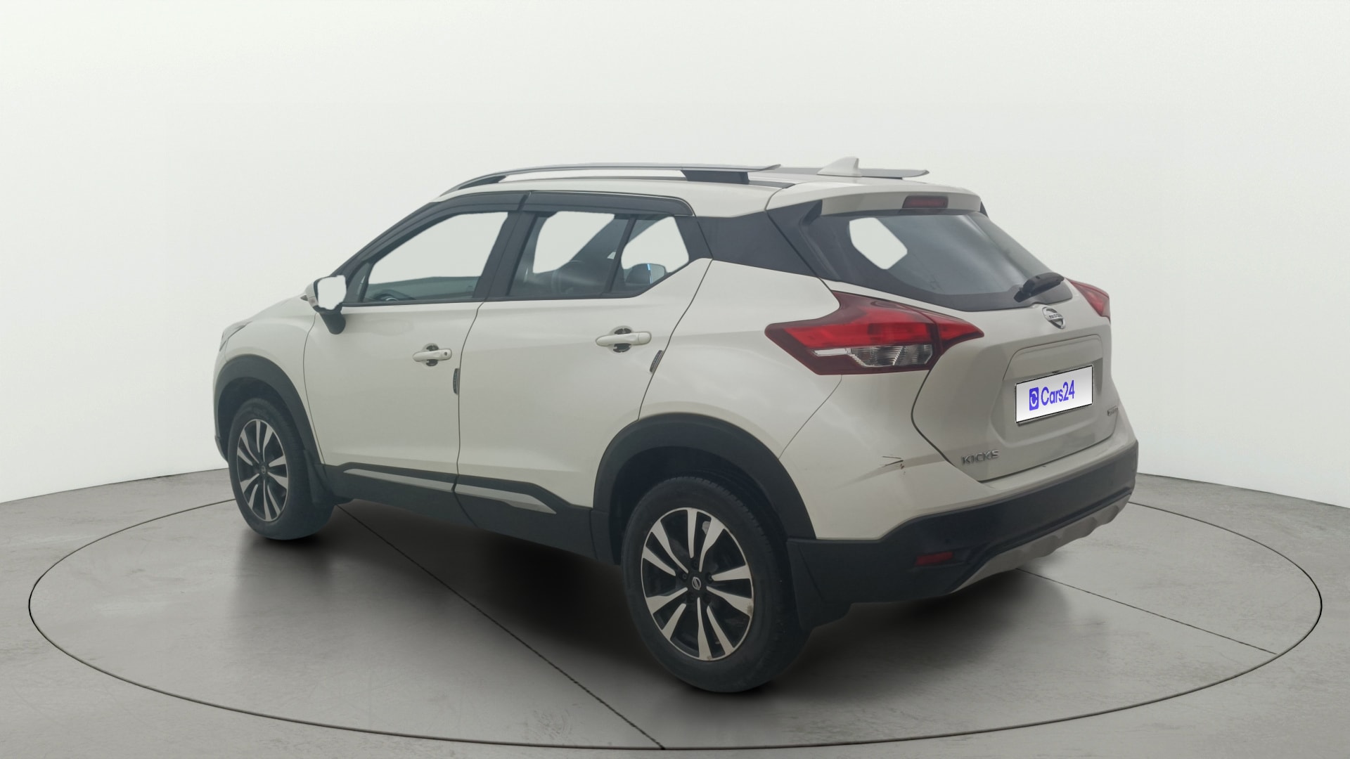 View 2022 Nissan Kicks 1.3 Turbo XV Image 2 Used 2022 Nissan Kicks 1.3 Turbo XV Image 2