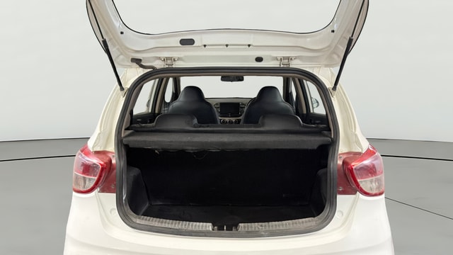 View Hyundai Grand i10 Image 37 Used Hyundai Grand i10 Image 37
