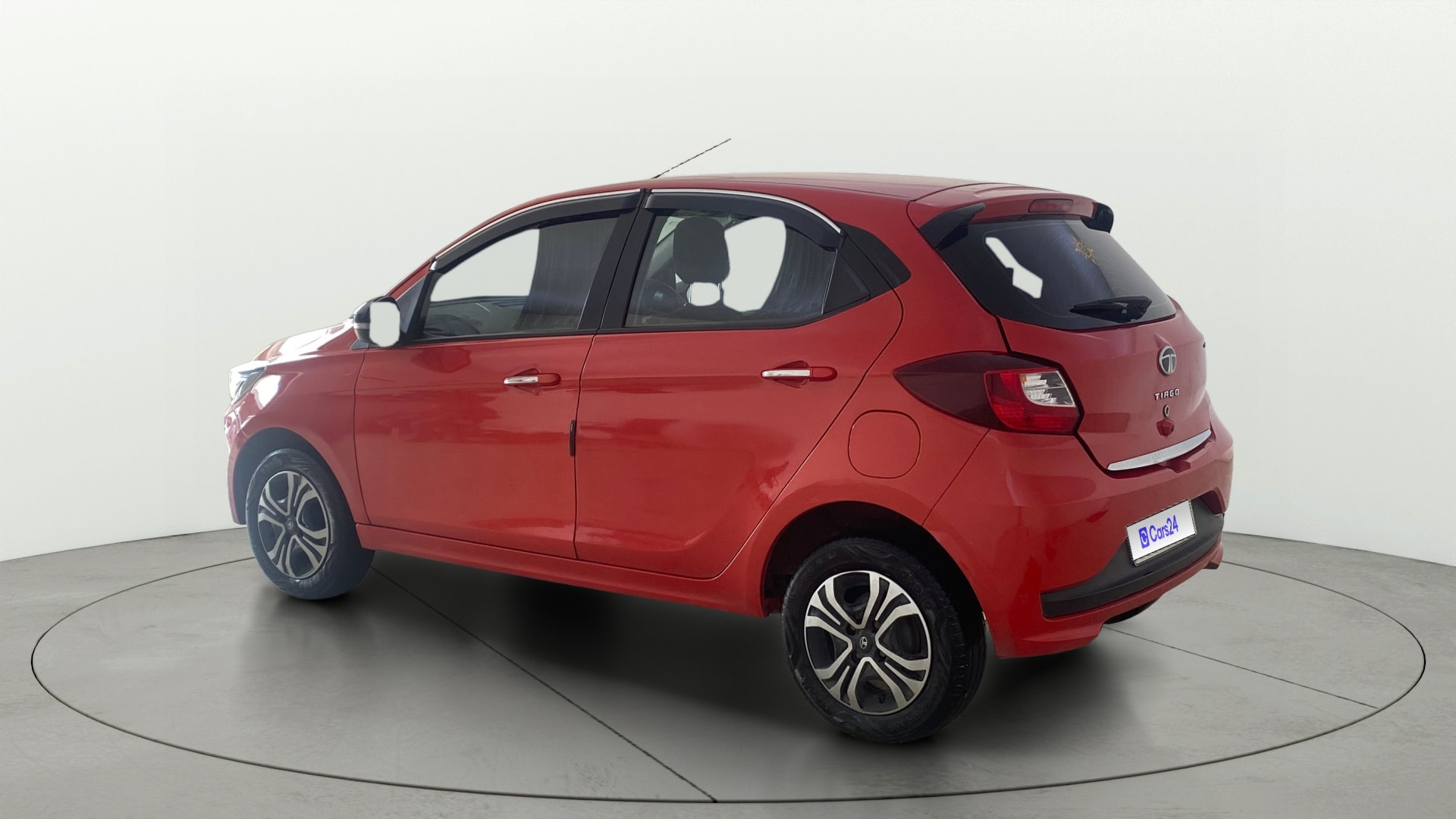 View 2024 Tata Tiago Revotorq XB Image 2 Used 2024 Tata Tiago Revotorq XB Image 2