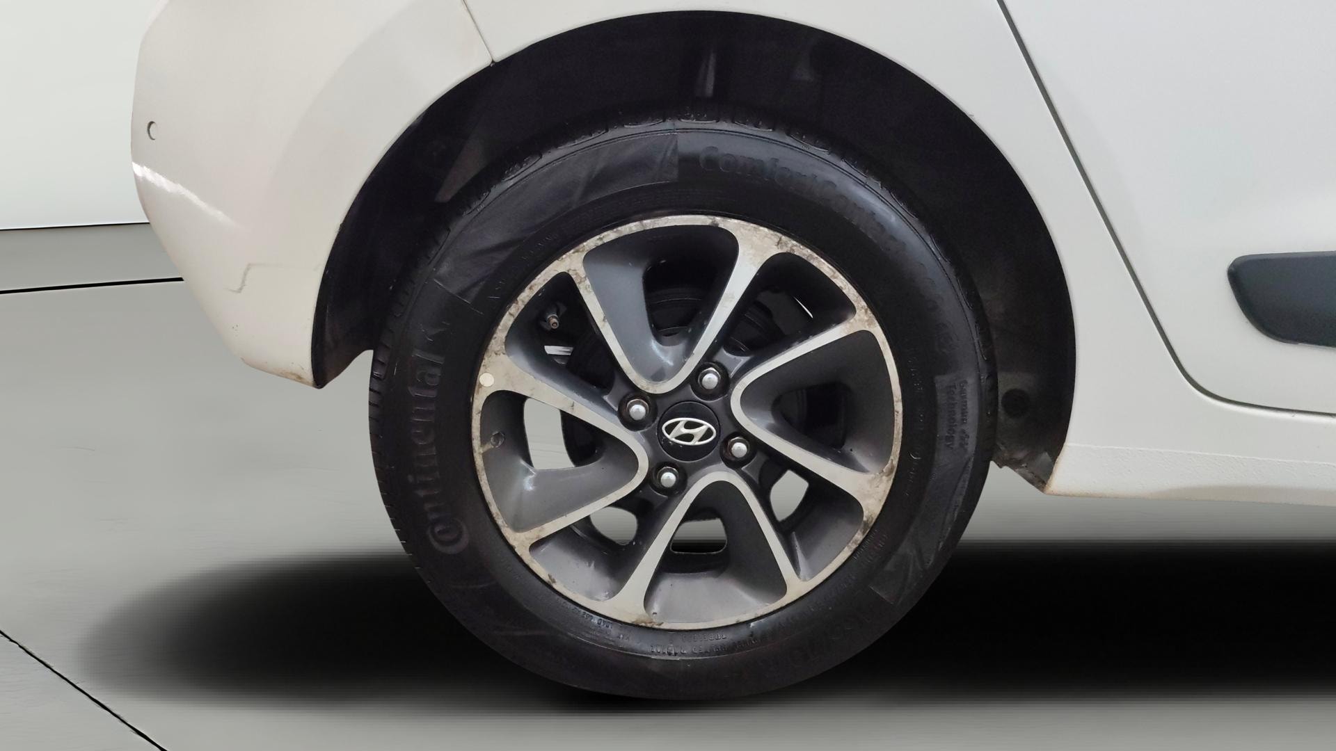 View 2019 Hyundai Grand i10 1.2 Sportz AT Petrol Image 24 Used 2019 Hyundai Grand i10 1.2 Sportz AT Petrol Image 24