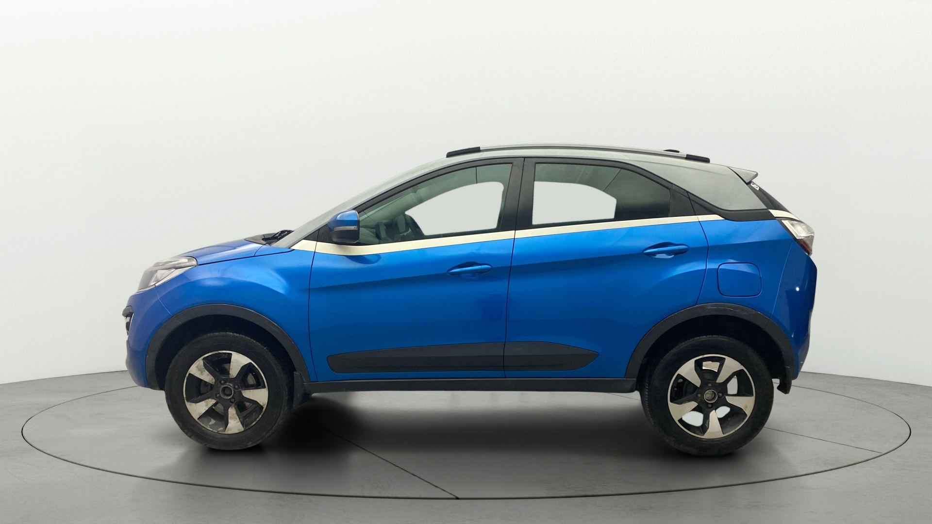 View 2018 Tata Nexon Revotron XE Image 5 Used 2018 Tata Nexon Revotron XE Image 5