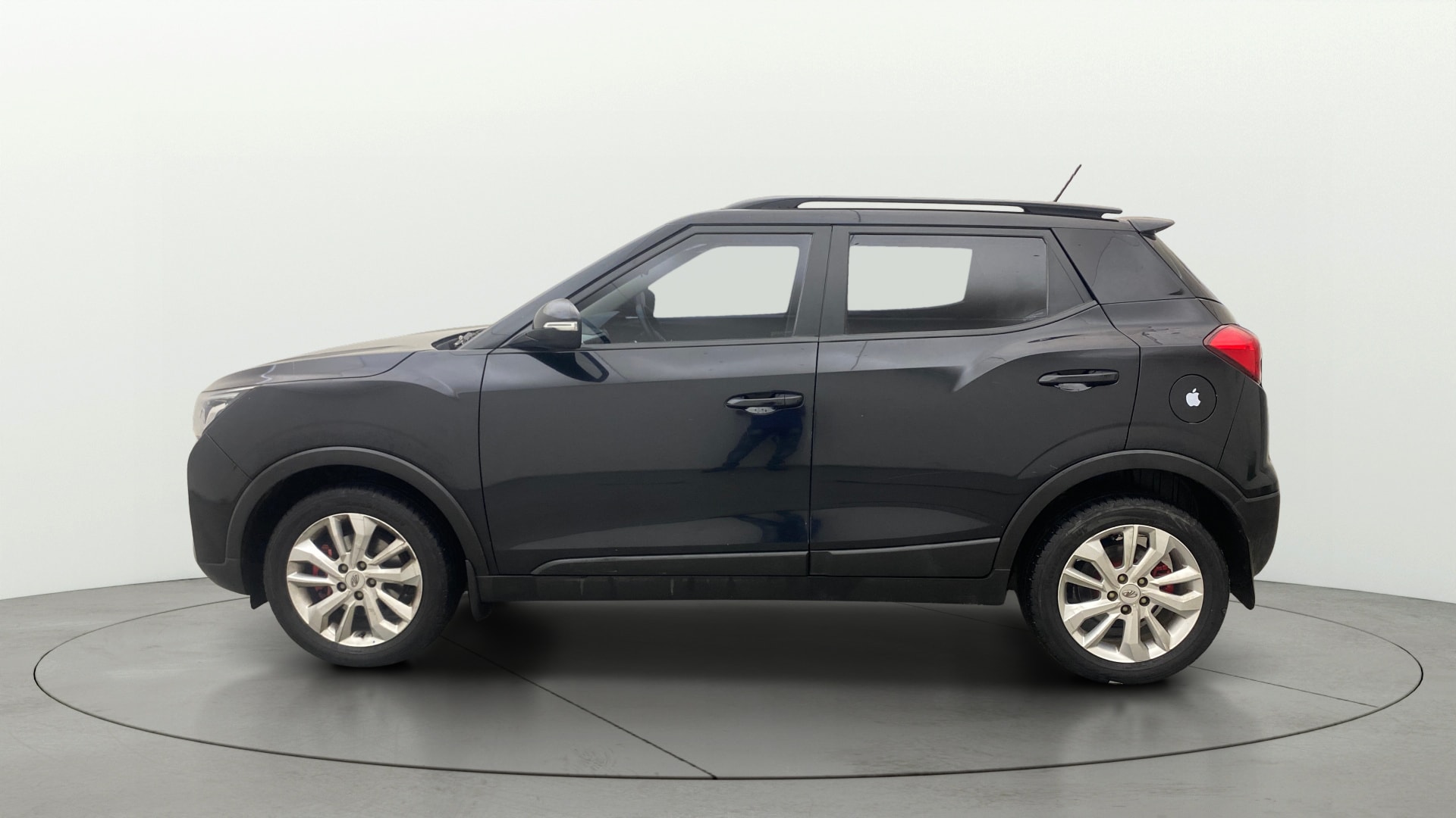 View 2020 Mahindra XUV300 W4 Petrol BS IV Image 27 Used 2020 Mahindra XUV300 W4 Petrol BS IV Image 27