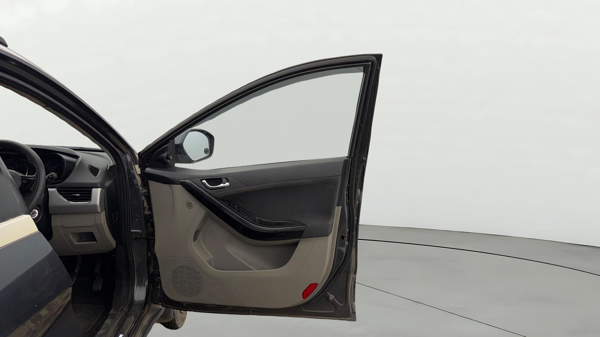 View 2019 Tata Nexon Revotron XZ Image 44 Used 2019 Tata Nexon Revotron XZ Image 44