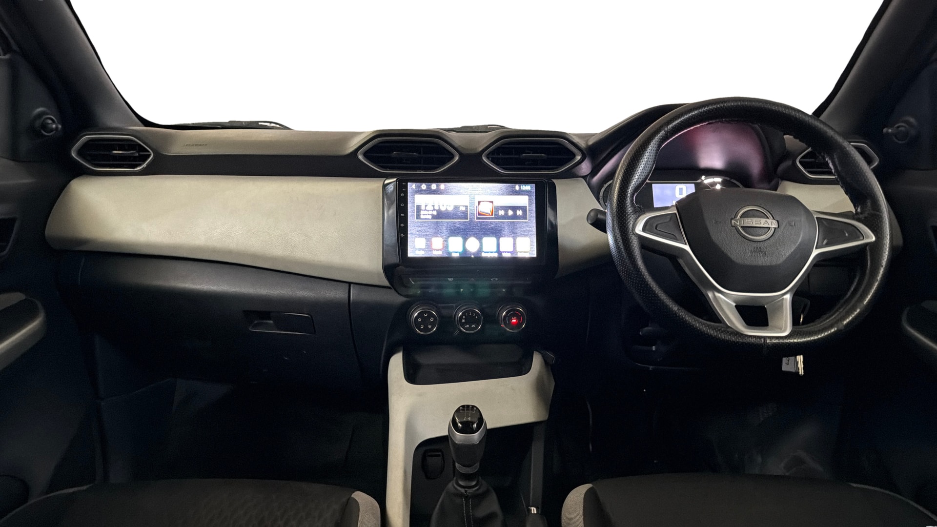 View 2022 Nissan Magnite XE Image 15 Used 2022 Nissan Magnite XE Image 15