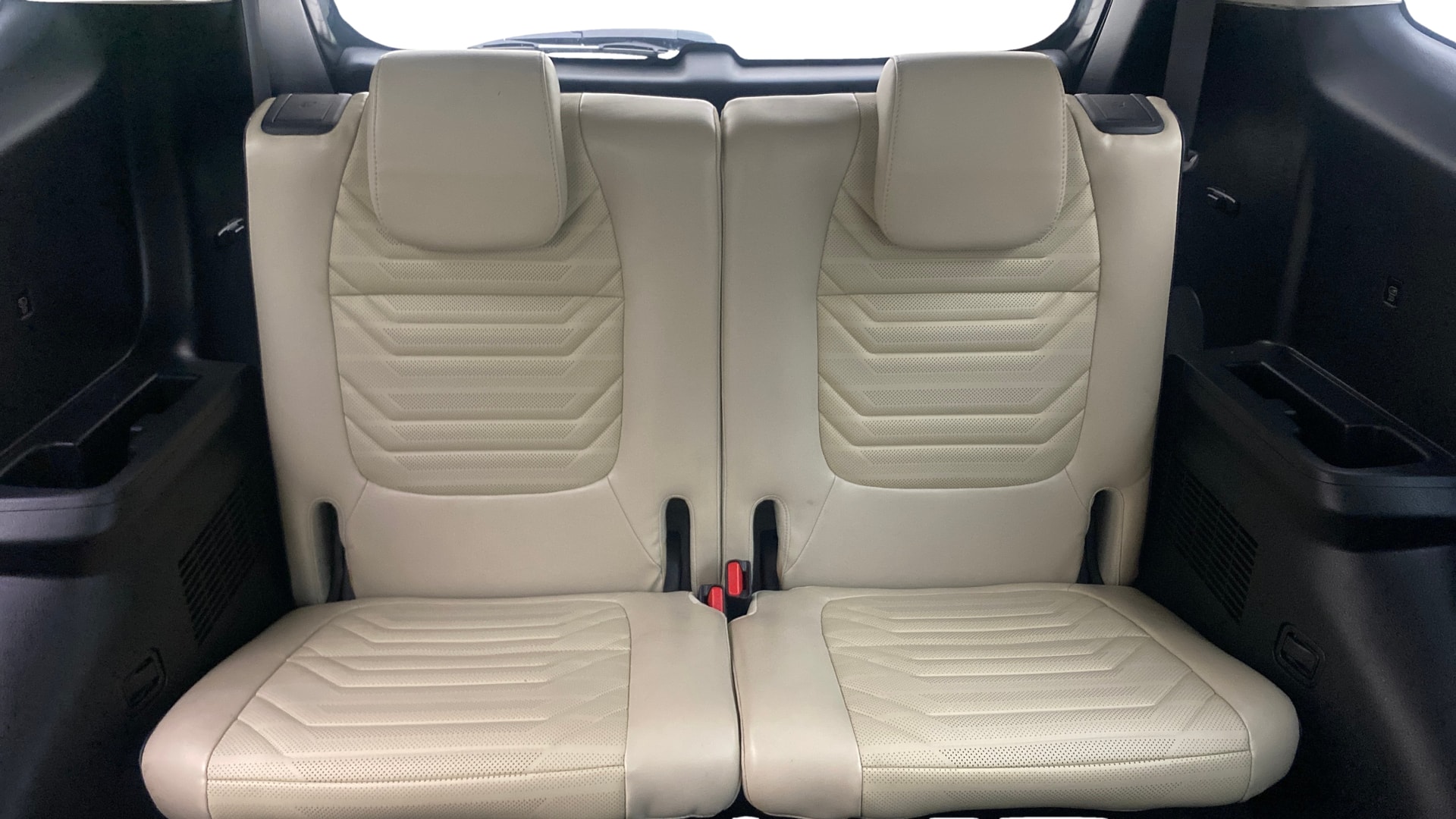 View 2023 Kia Carens Prestige 1.5 Petrol 7 STR Image 10 Used 2023 Kia Carens Prestige 1.5 Petrol 7 STR Image 10