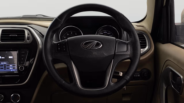 View Mahindra TUV300 Image 20 Used Mahindra TUV300 Image 20