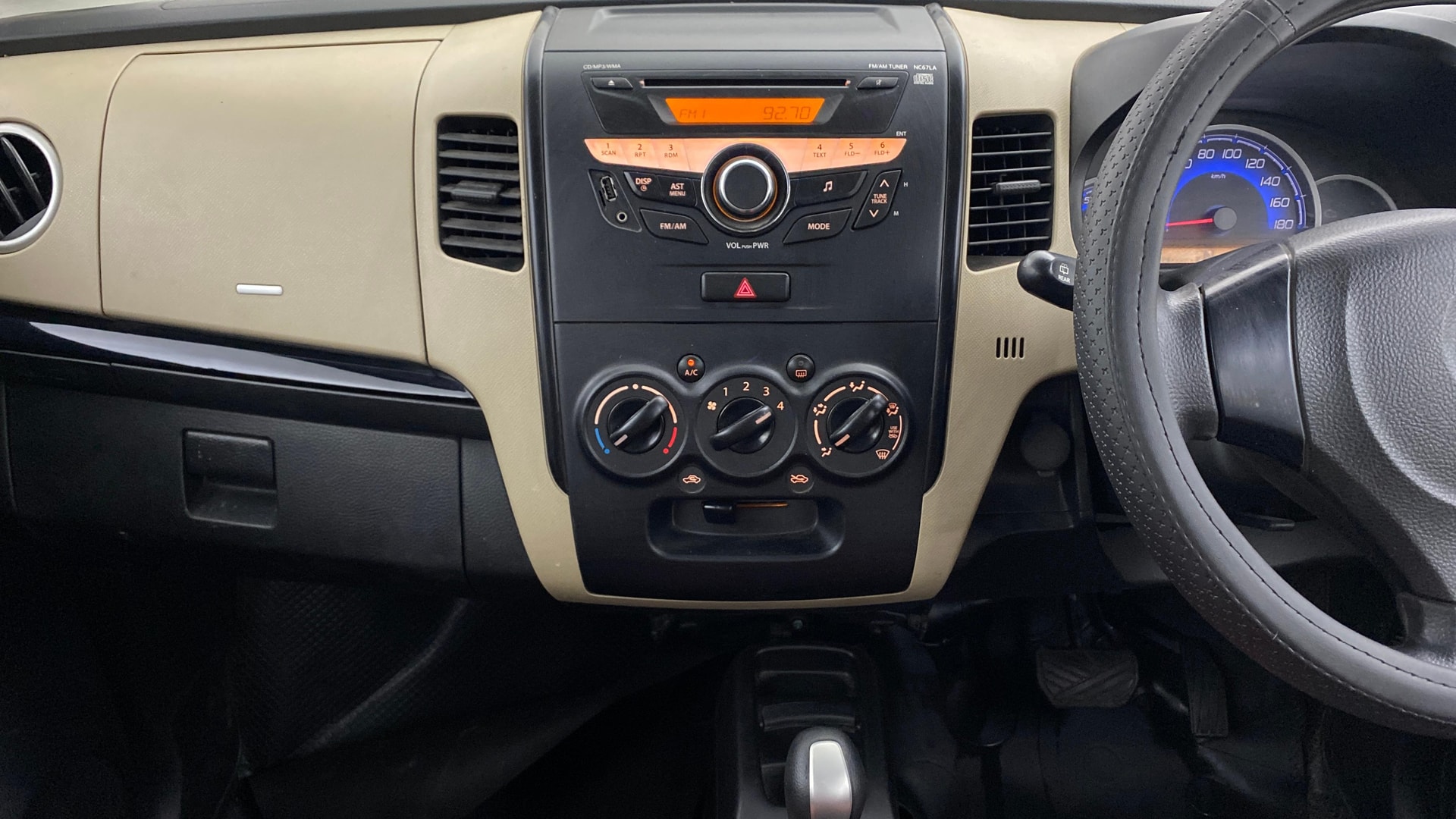 View 2017 Maruti Suzuki 1000 Base Variant Image 17 Used 2017 Maruti Suzuki 1000 Base Variant Image 17