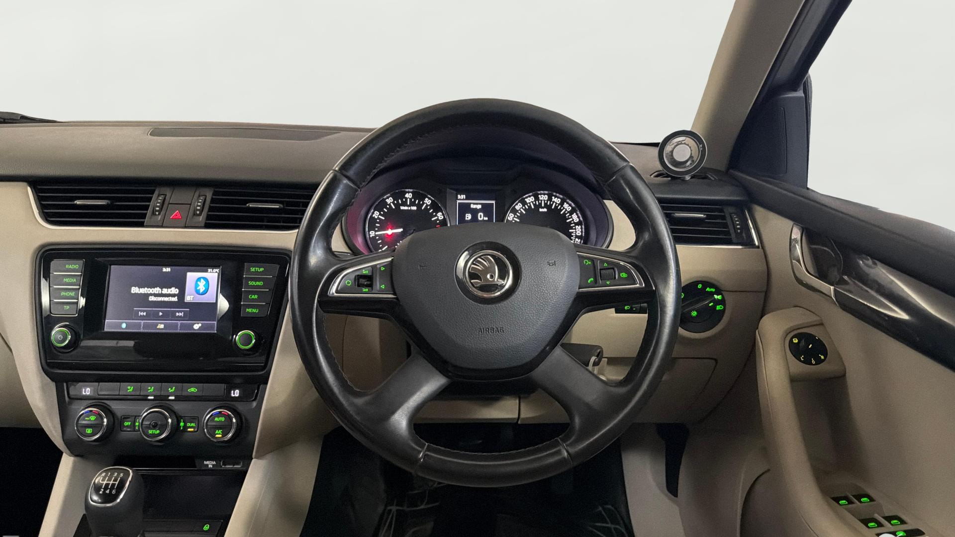 View 2014 Skoda Octavia 1.4 Ambition TSI MT Image 20 Used 2014 Skoda Octavia 1.4 Ambition TSI MT Image 20