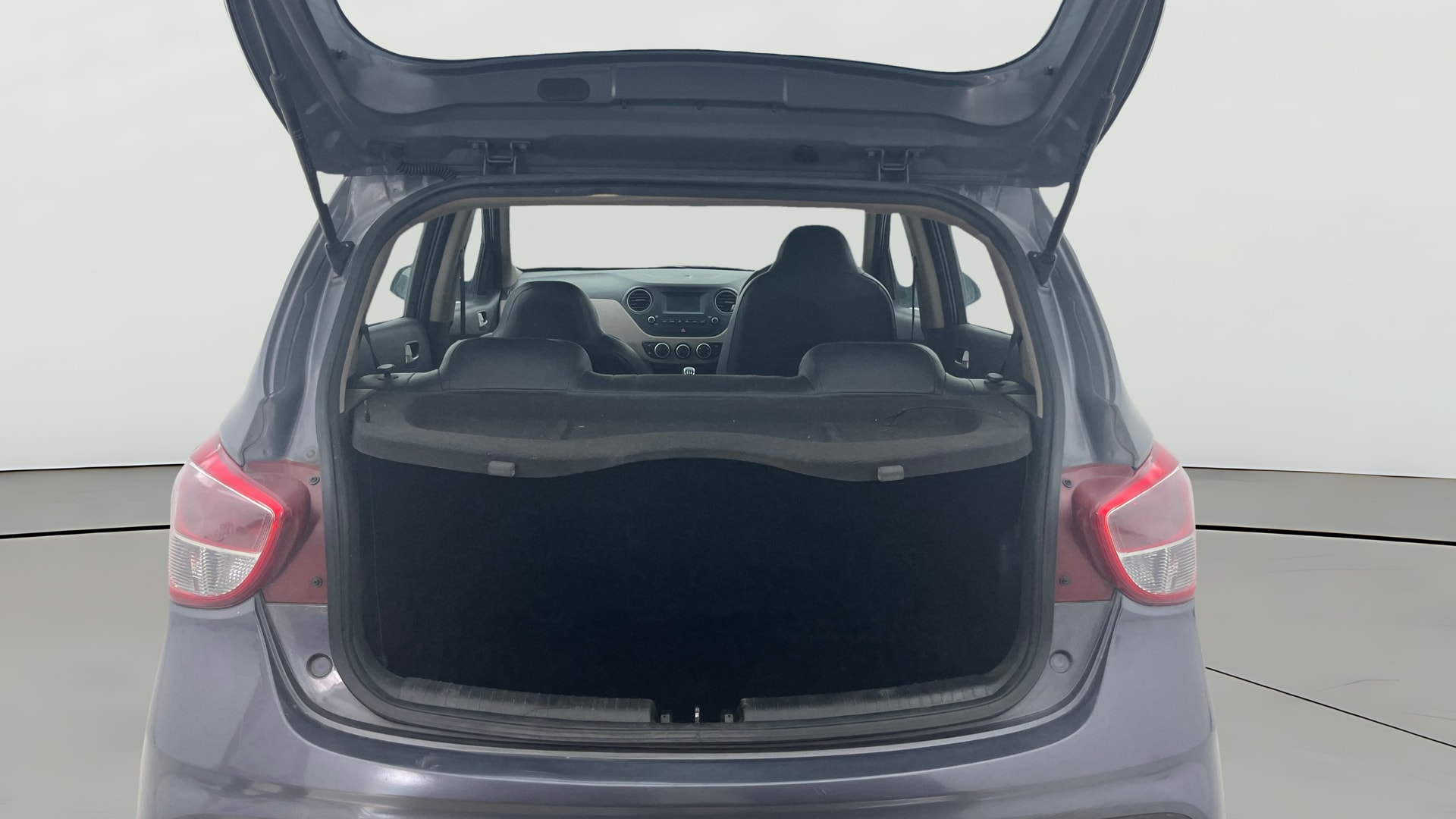 View 2017 Hyundai Grand i10 Sportz 1.2 Kappa Image 37 Used 2017 Hyundai Grand i10 Sportz 1.2 Kappa Image 37