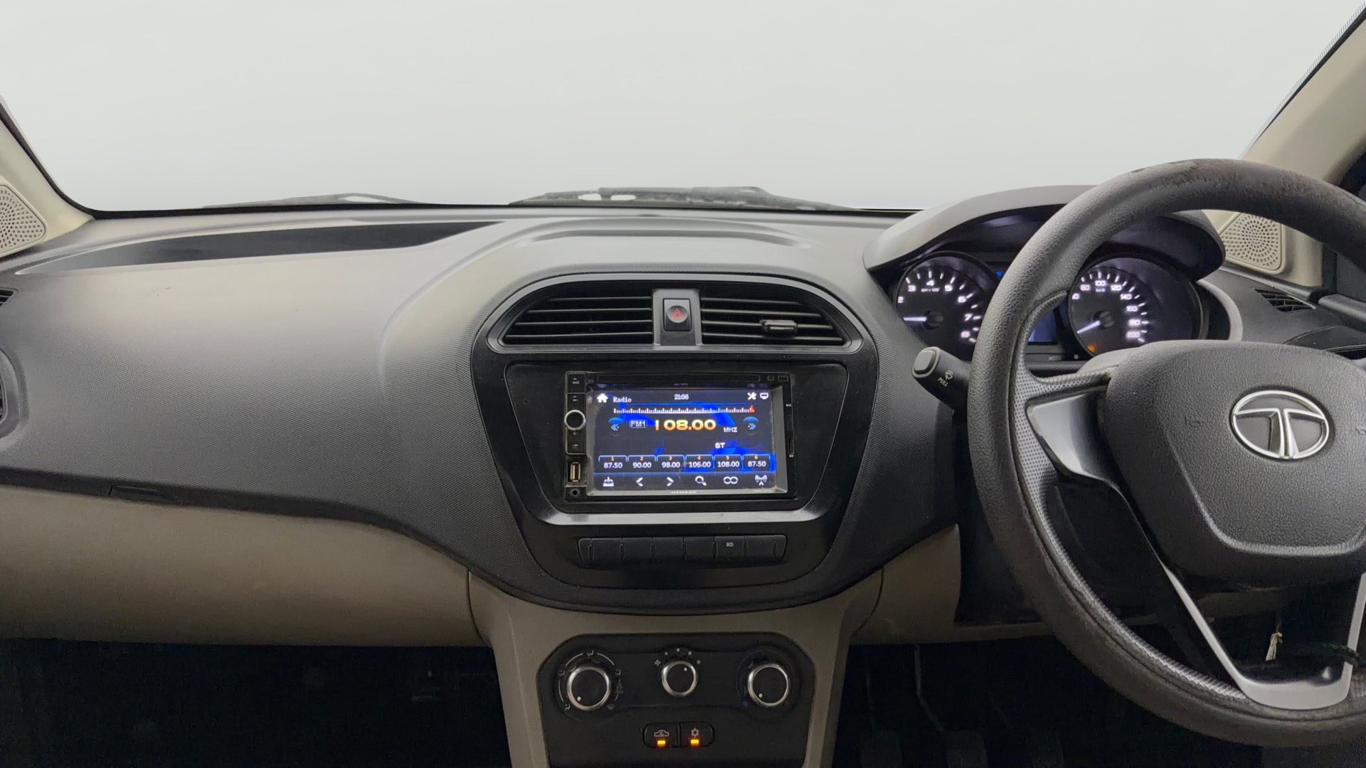 View 2018 Tata Tiago Revotorq XB Image 17 Used 2018 Tata Tiago Revotorq XB Image 17