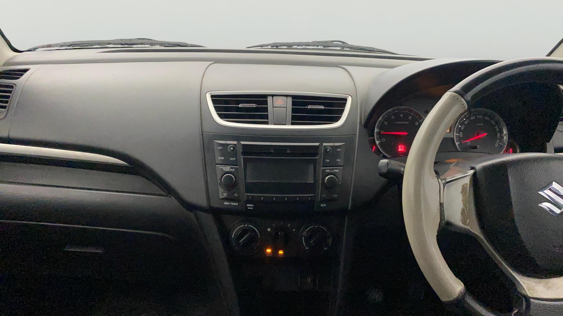 View 2016 Maruti Suzuki 1000 Base Variant Image 17 Used 2016 Maruti Suzuki 1000 Base Variant Image 17
