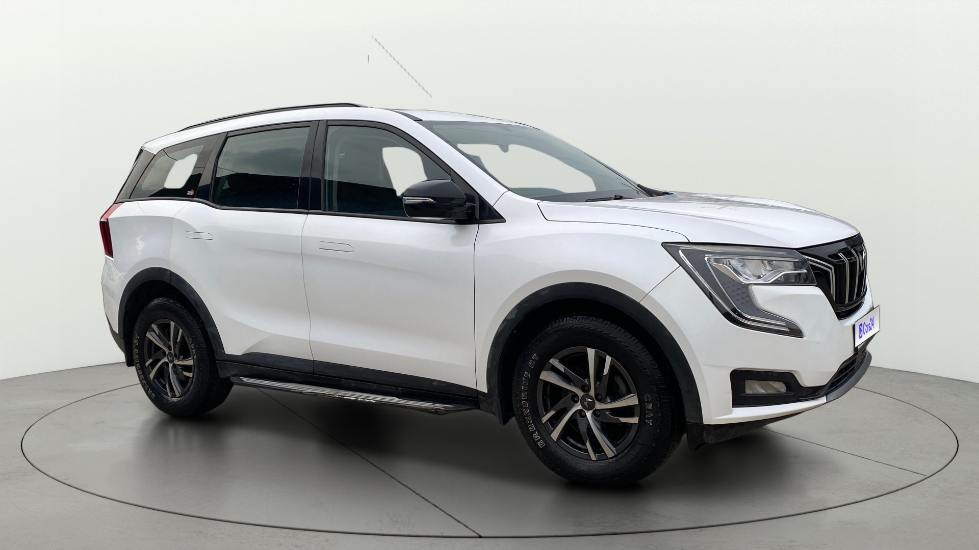 View 2022 Mahindra XUV700 MX Petrol 5 STR Image 37 Used 2022 Mahindra XUV700 MX Petrol 5 STR Image 37