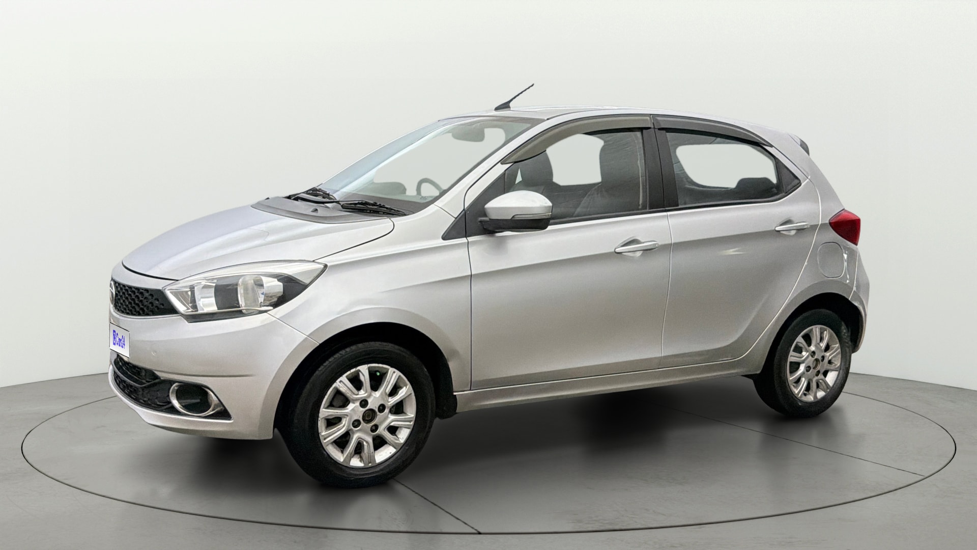 View 2017 Tata Tiago Revotorq XB Image 34 Used 2017 Tata Tiago Revotorq XB Image 34