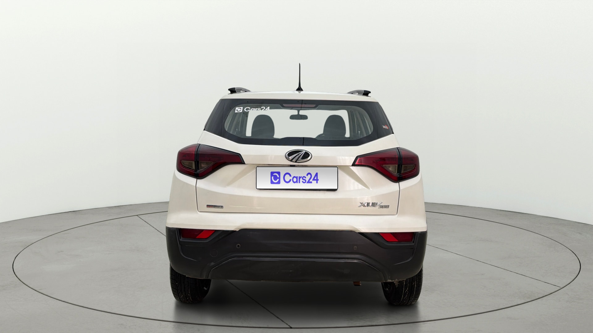 View 2022 Mahindra XUV300 W4 Petrol BS IV Image 39 Used 2022 Mahindra XUV300 W4 Petrol BS IV Image 39