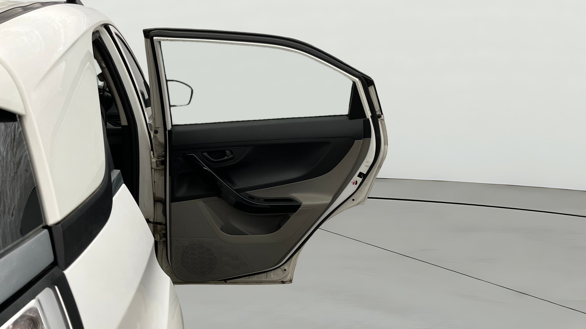 View 2019 Tata Nexon Revotron XM Image 7 Used 2019 Tata Nexon Revotron XM Image 7