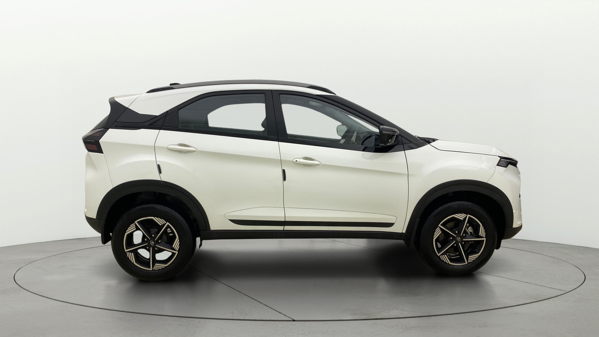 View 2025 Tata Nexon Revotron XE Image 9 Used 2025 Tata Nexon Revotron XE Image 9