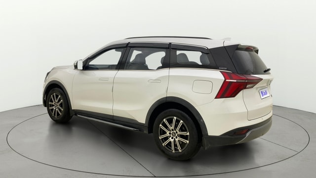 View Mahindra XUV700 Image 2 Used Mahindra XUV700 Image 2