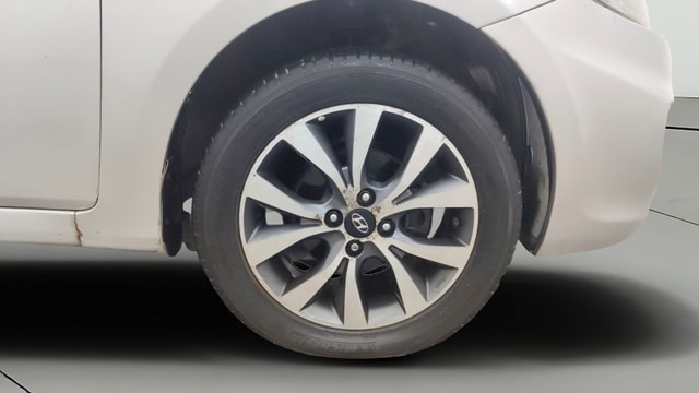 View Hyundai Fluidic Verna Image 41 Used Hyundai Fluidic Verna Image 41