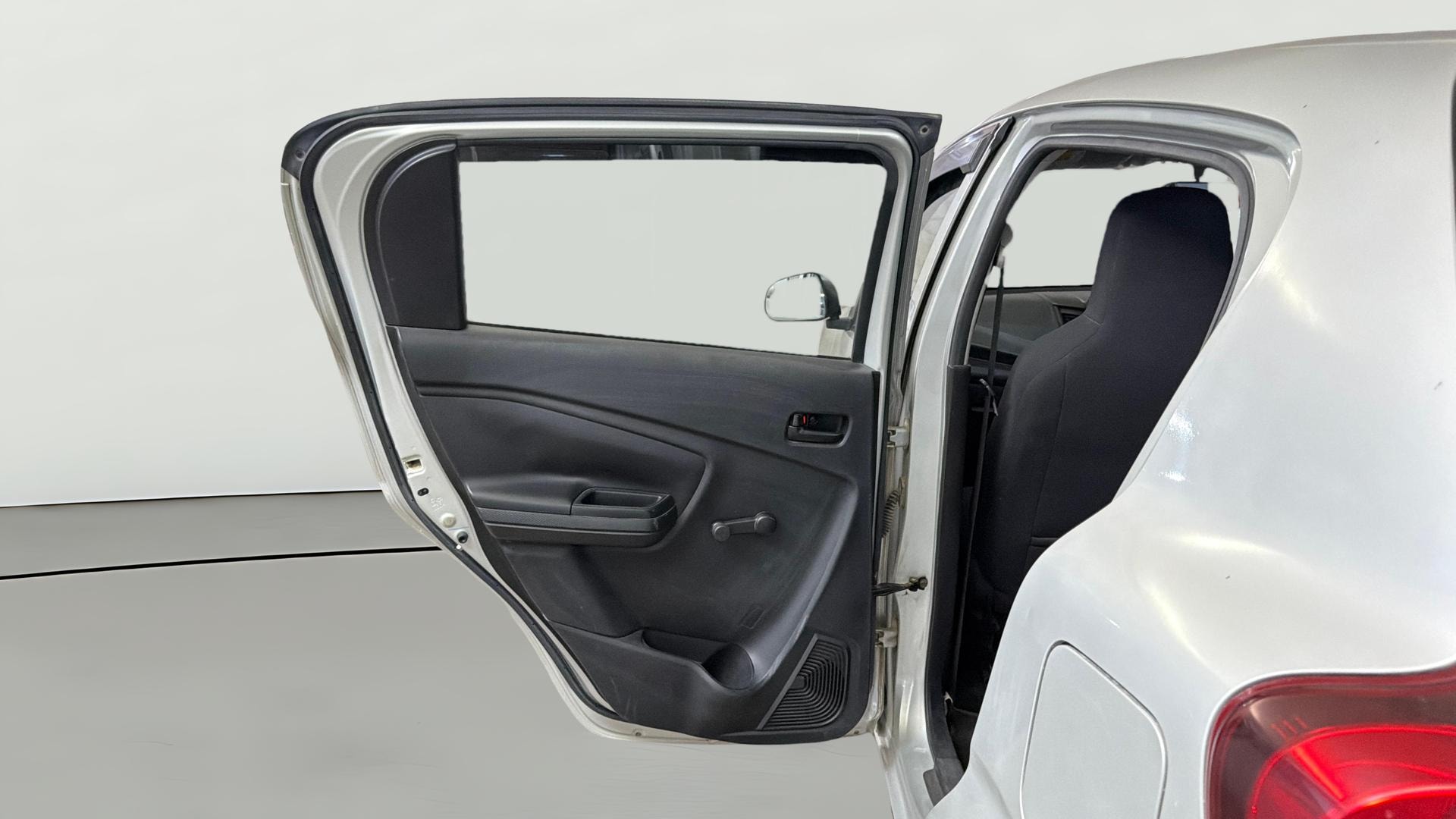 View 2022 Maruti Suzuki 1000 Base Variant Image 22 Used 2022 Maruti Suzuki 1000 Base Variant Image 22