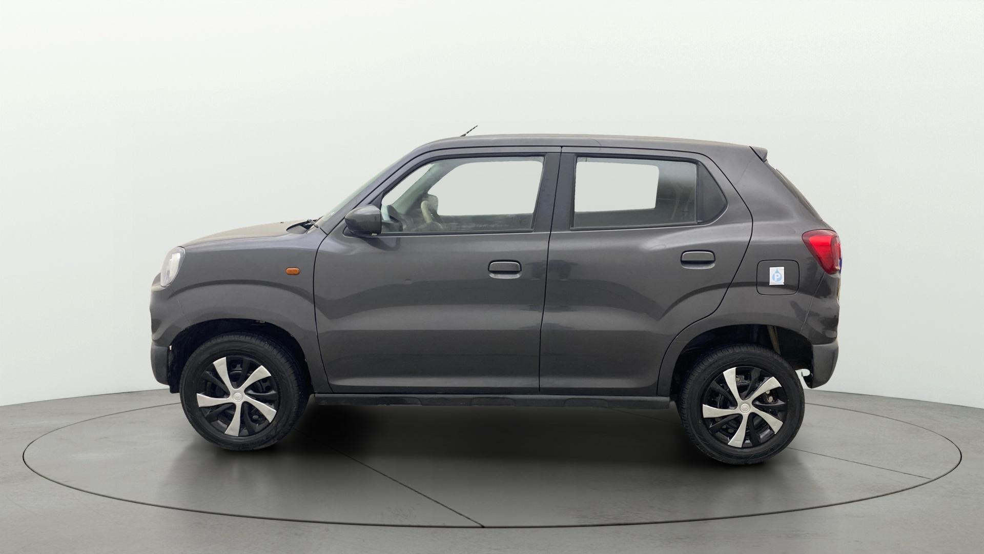 View 2021 Maruti Suzuki 1000 Base Variant Image 5 Used 2021 Maruti Suzuki 1000 Base Variant Image 5