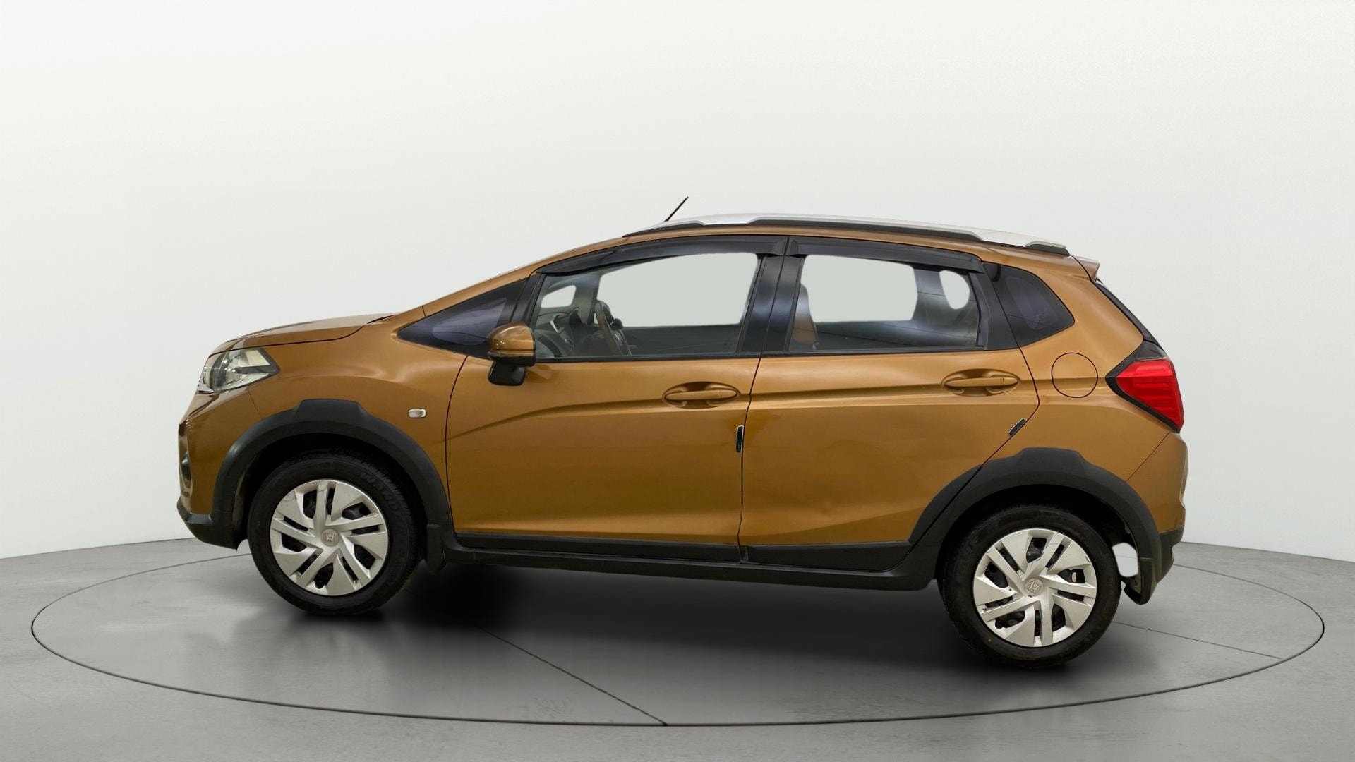 View 2017 Honda WR-V S MT Diesel Edge Edition Image 5 Used 2017 Honda WR-V S MT Diesel Edge Edition Image 5