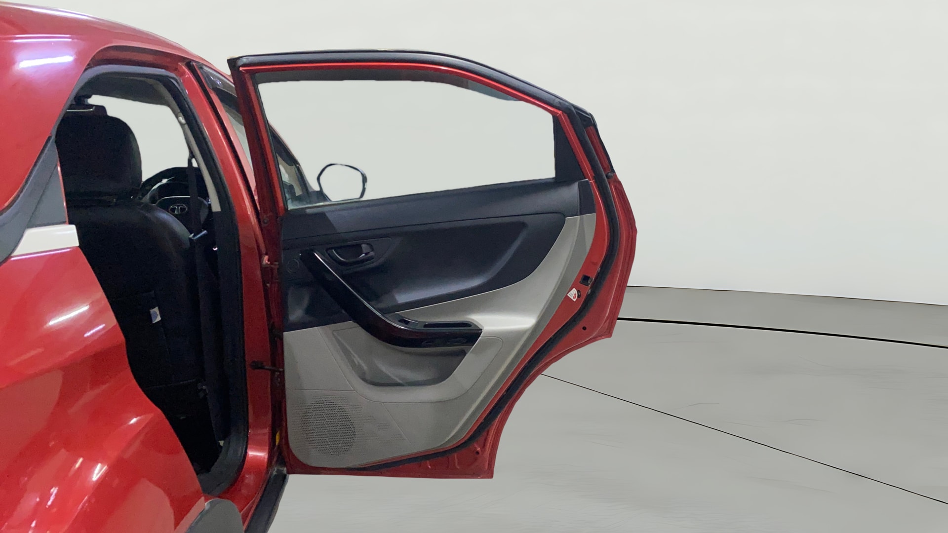 View 2019 Tata Nexon Revotron XM Image 7 Used 2019 Tata Nexon Revotron XM Image 7
