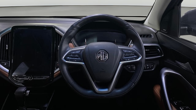 View MG Hector Plus Image 14 Used MG Hector Plus Image 14