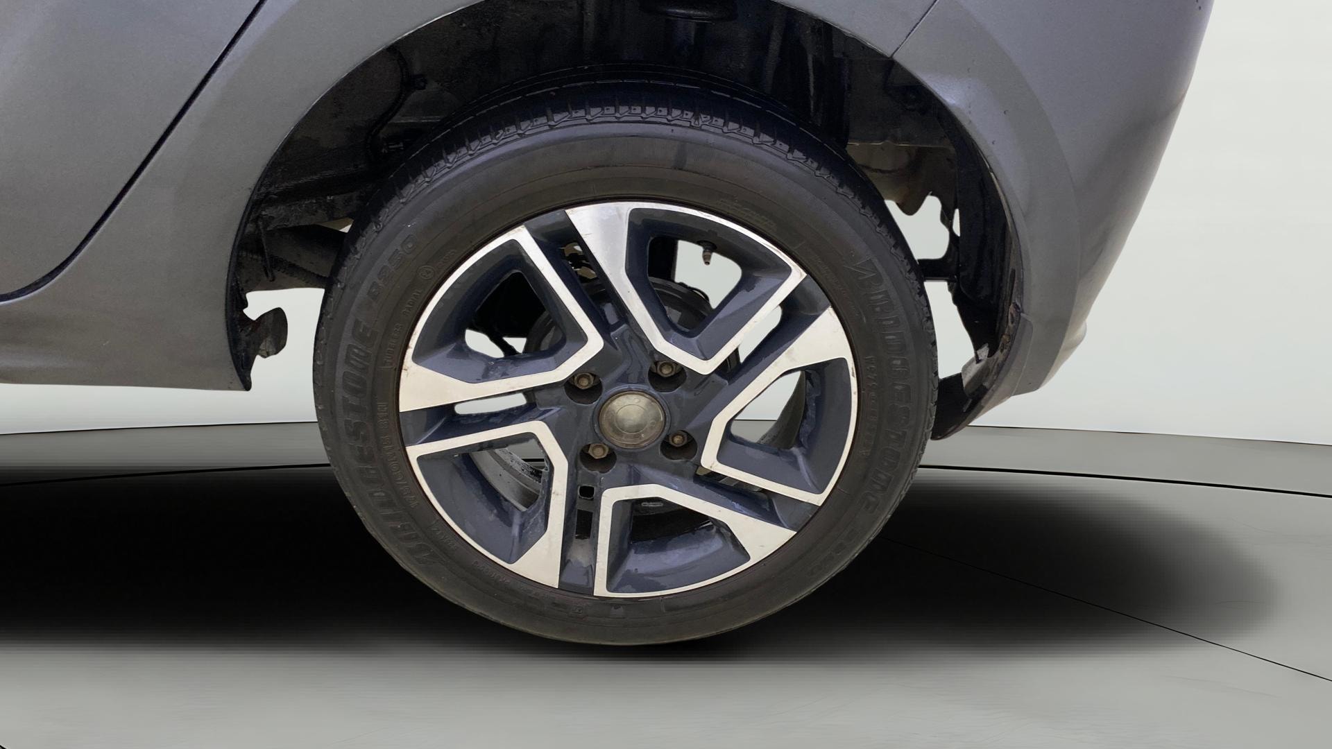 View 2023 Tata Tiago Revotorq XB Image 11 Used 2023 Tata Tiago Revotorq XB Image 11