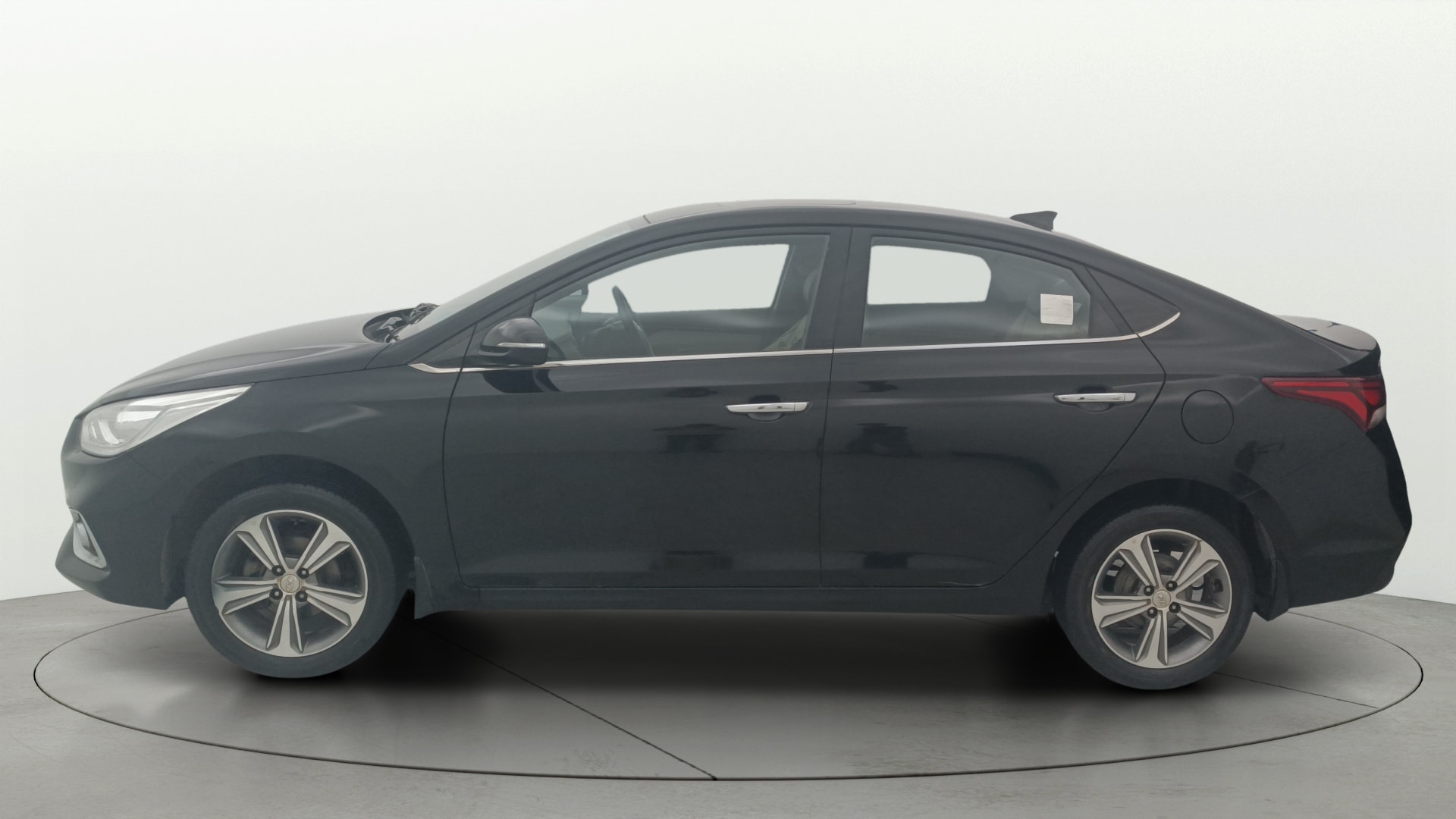 View 2018 Hyundai Verna 1.6 VTVT SX Image 26 Used 2018 Hyundai Verna 1.6 VTVT SX Image 26