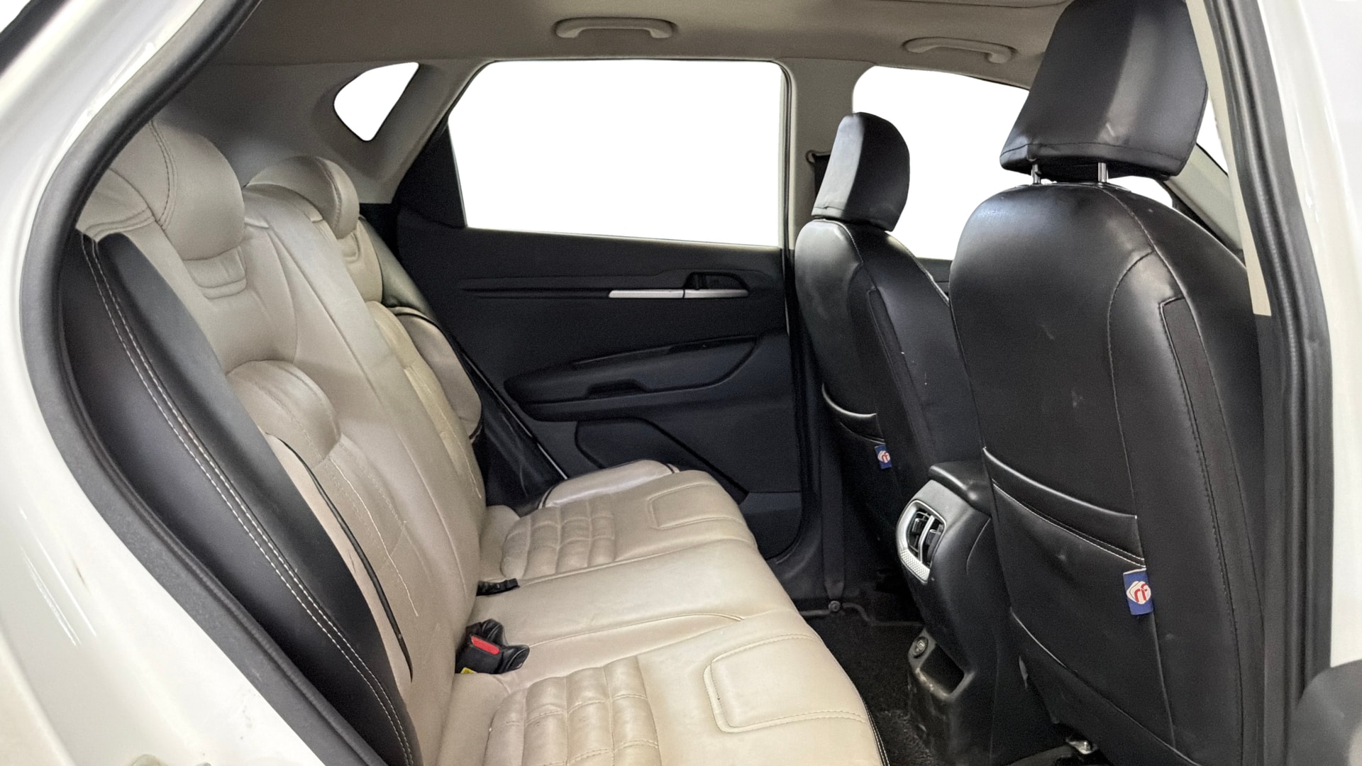 View 2023 Kia Sonet HTK Plus iMT Petrol Image 30 Used 2023 Kia Sonet HTK Plus iMT Petrol Image 30
