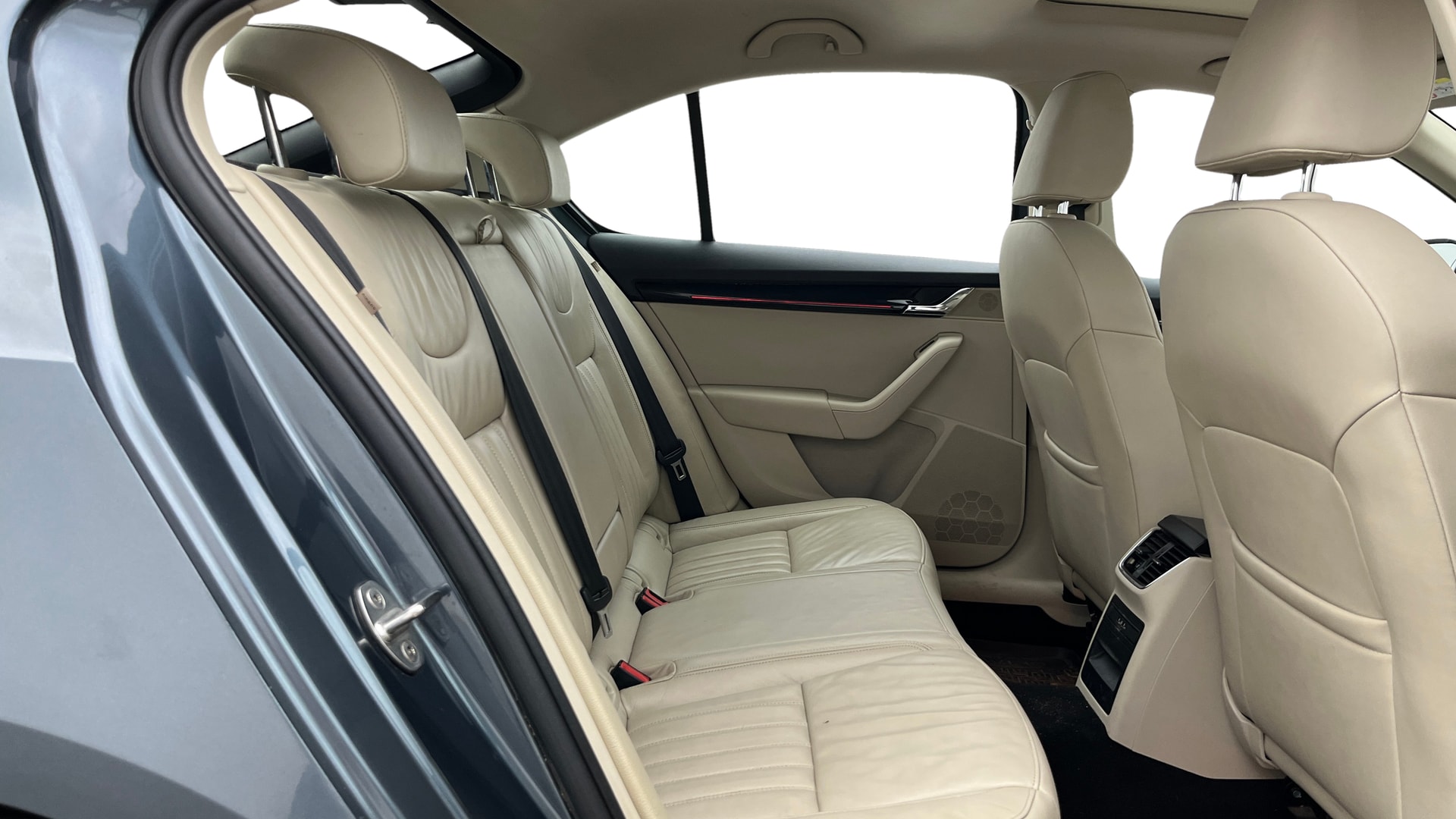 View 2020 Skoda Octavia 1.8 Style Plus TSI AT Image 30 Used 2020 Skoda Octavia 1.8 Style Plus TSI AT Image 30