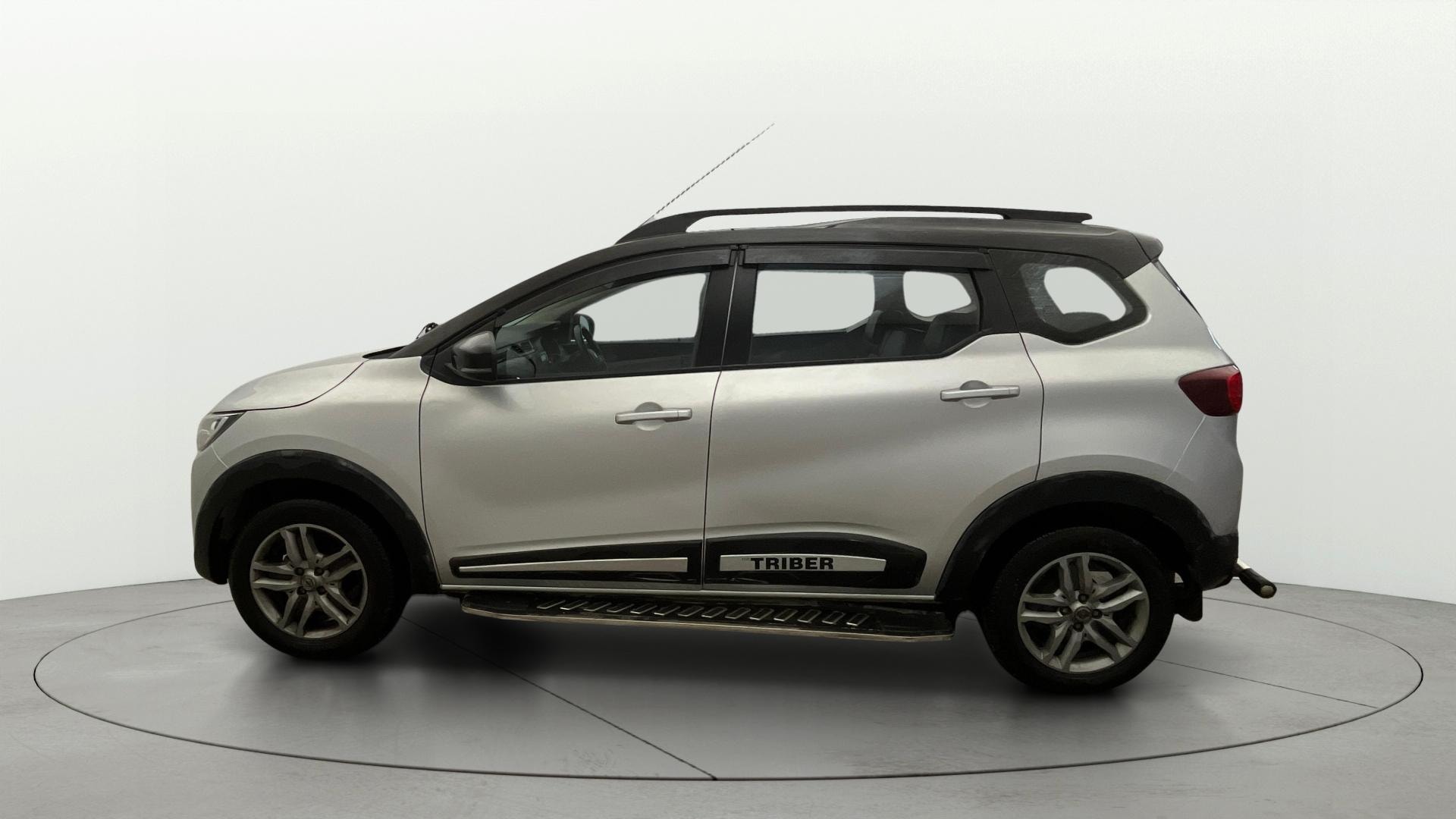 View 2025 Renault Triber RXT Image 27 Used 2025 Renault Triber RXT Image 27