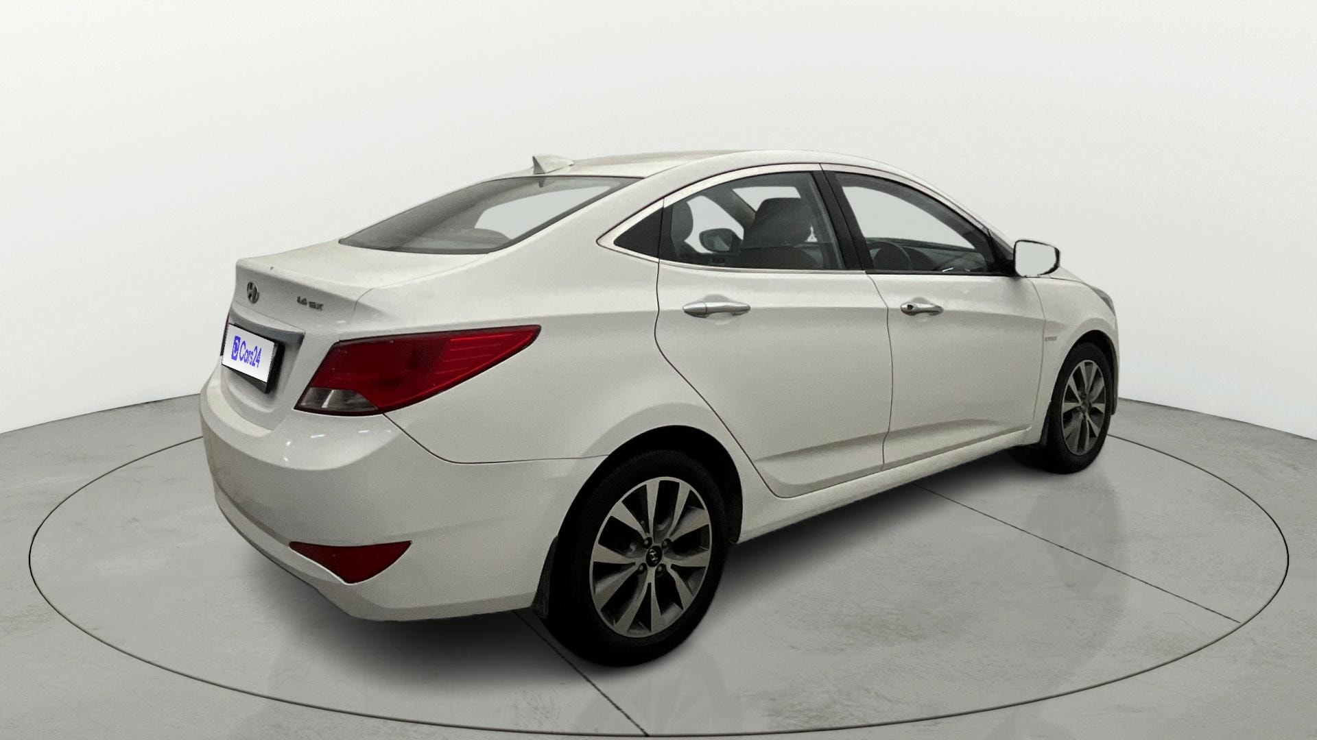 View 2016 Hyundai Verna 1.6 VTVT SX Image 42 Used 2016 Hyundai Verna 1.6 VTVT SX Image 42