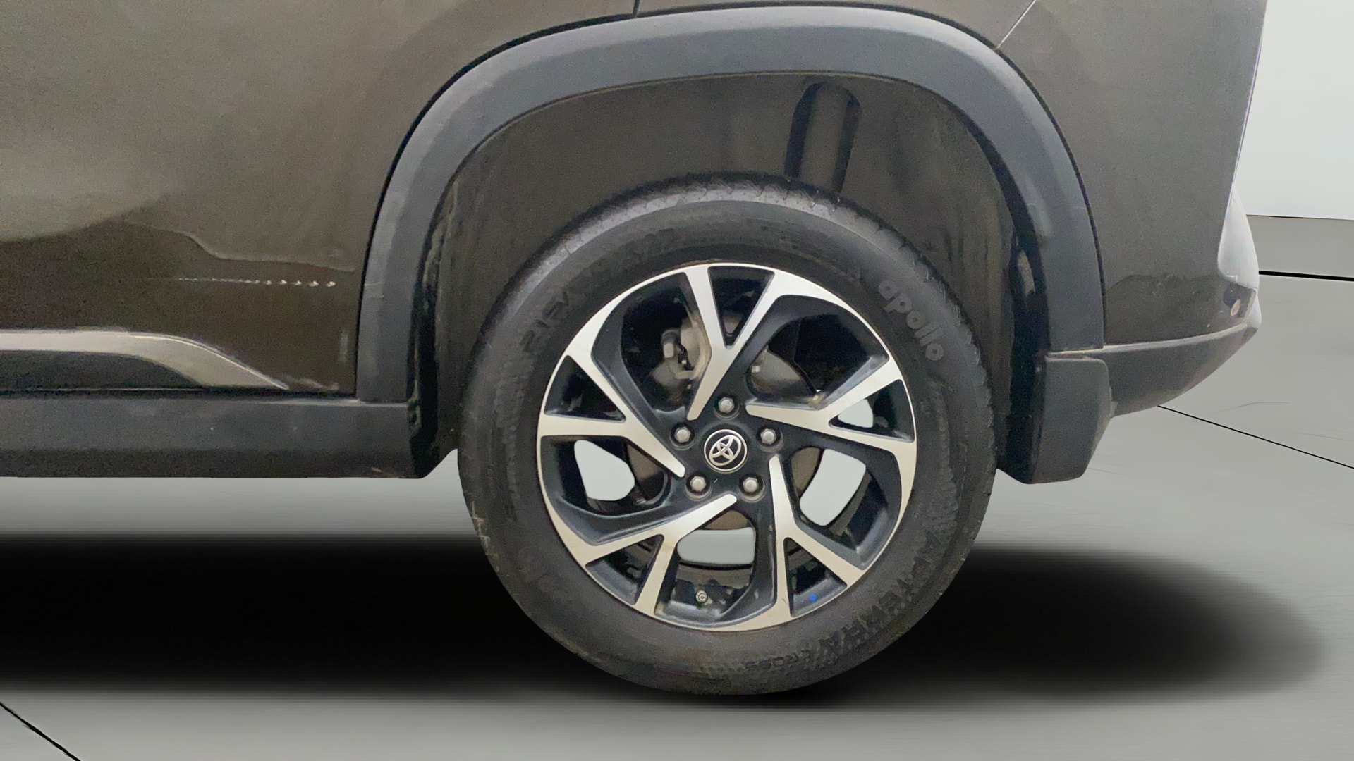 View 2024 Toyota Urban Cruiser Hyryder V e-Drive 2WD HYBRID Image 8 Used 2024 Toyota Urban Cruiser Hyryder V e-Drive 2WD HYBRID Image 8
